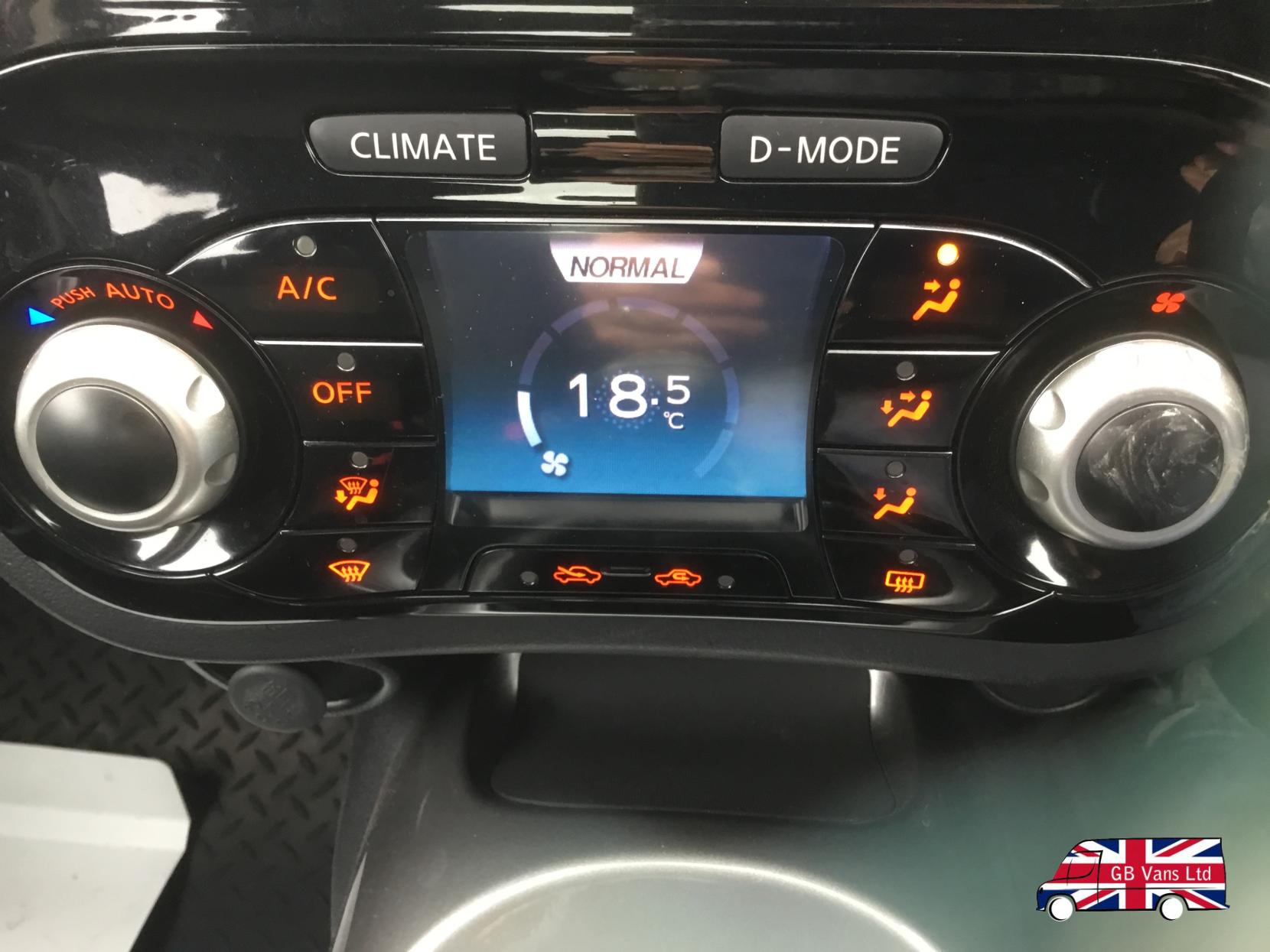 Nissan Juke 1.6 Acenta SUV 5dr Petrol Manual Euro 5 (s/s) (117 ps)