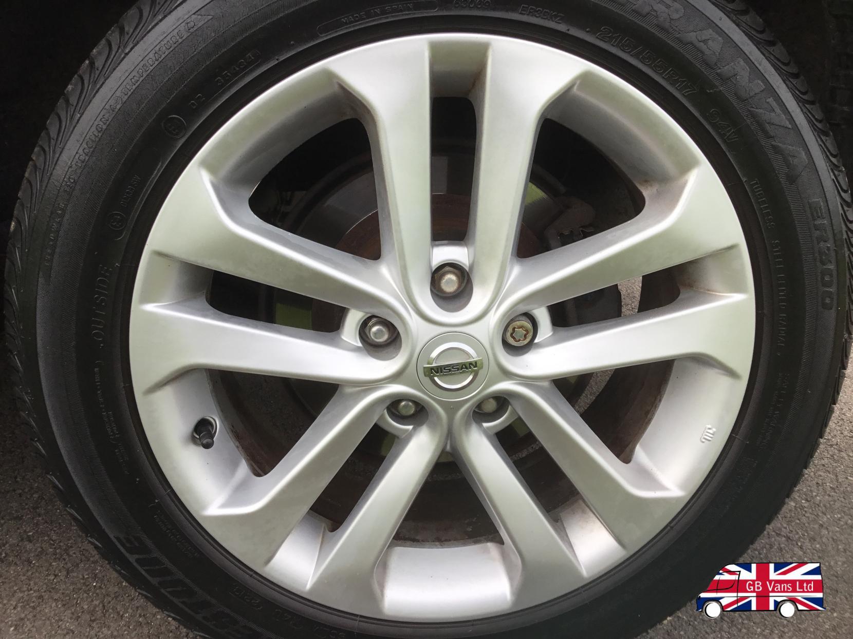 Nissan Juke 1.6 Acenta SUV 5dr Petrol Manual Euro 5 (s/s) (117 ps)