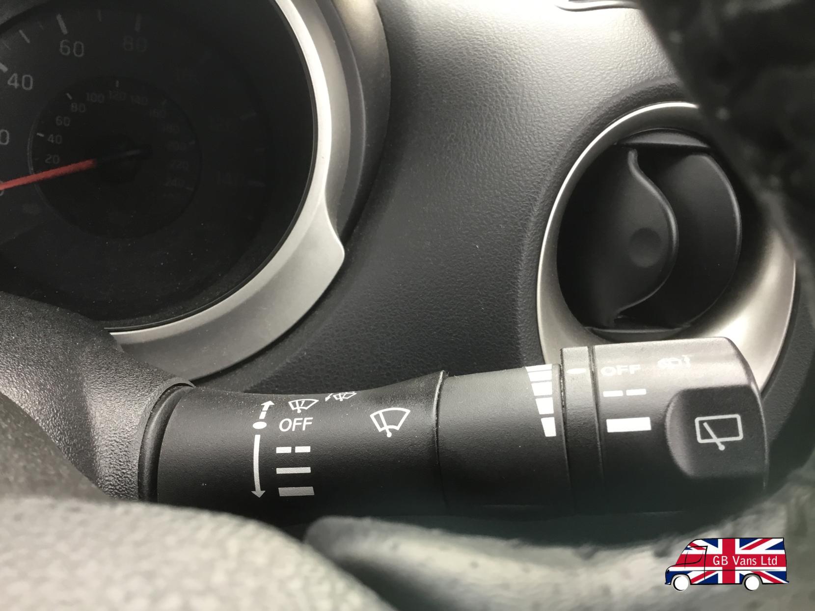 Nissan Juke 1.6 Acenta SUV 5dr Petrol Manual Euro 5 (s/s) (117 ps)