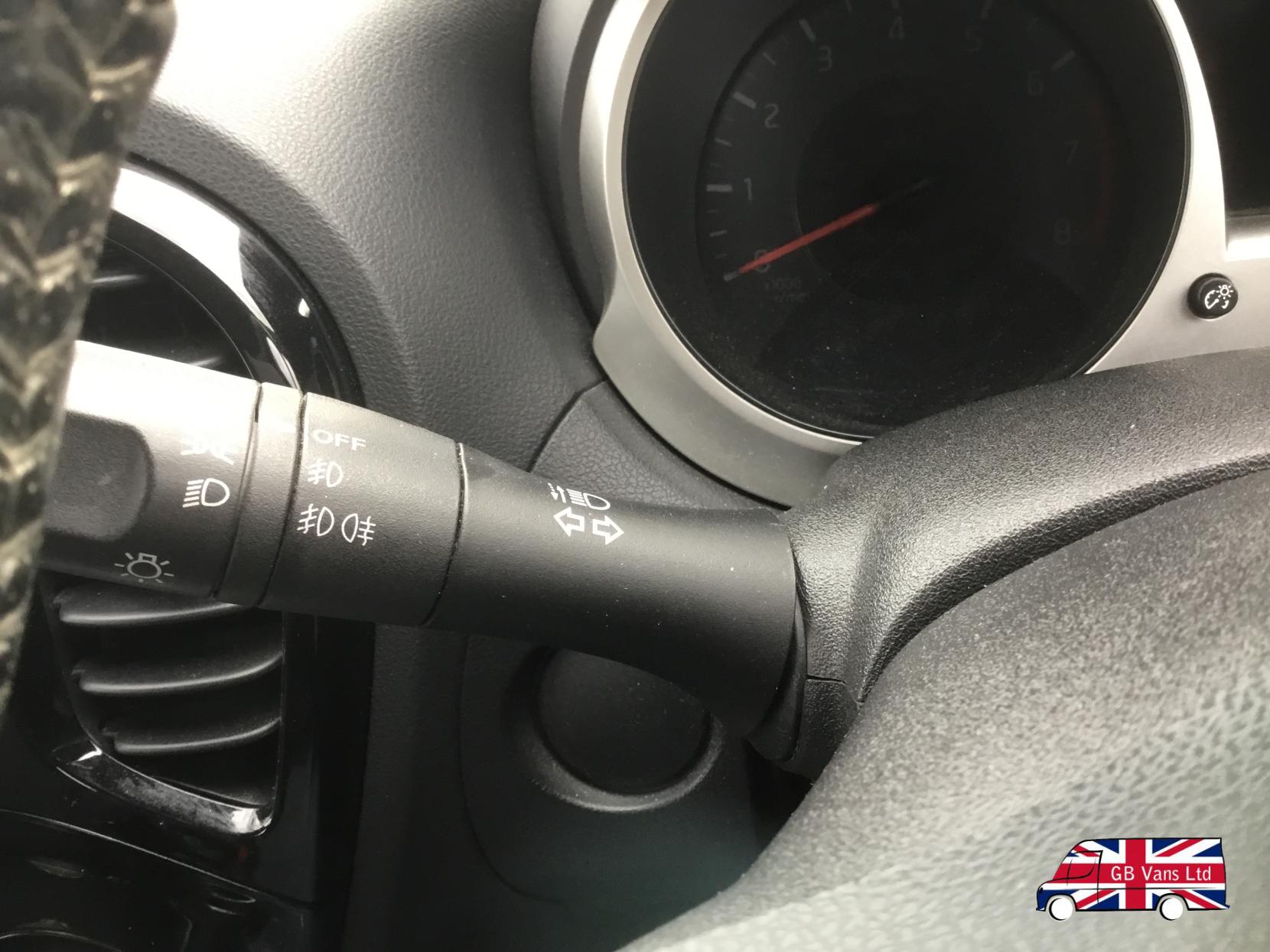 Nissan Juke 1.6 Acenta SUV 5dr Petrol Manual Euro 5 (s/s) (117 ps)