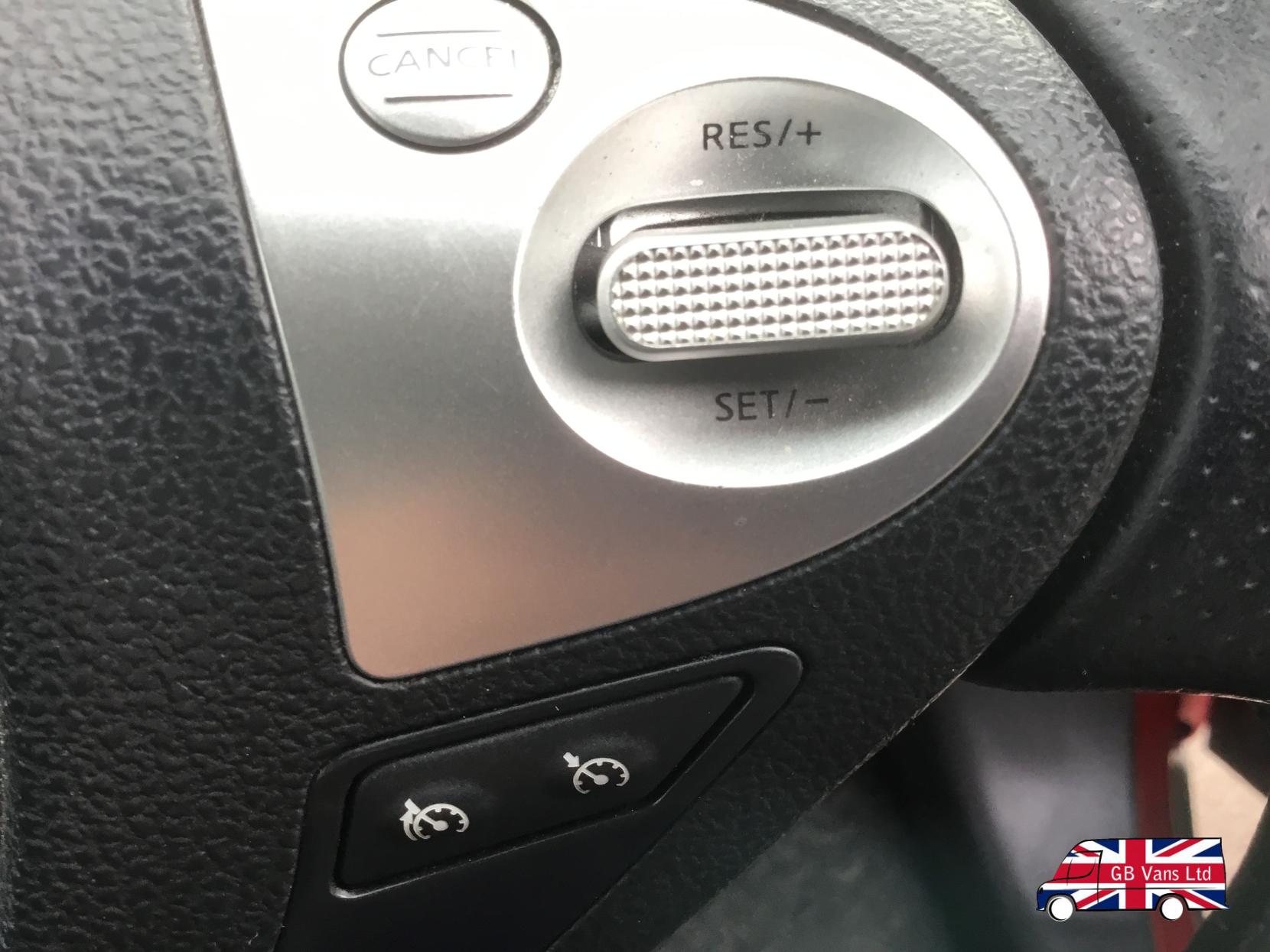 Nissan Juke 1.6 Acenta SUV 5dr Petrol Manual Euro 5 (s/s) (117 ps)