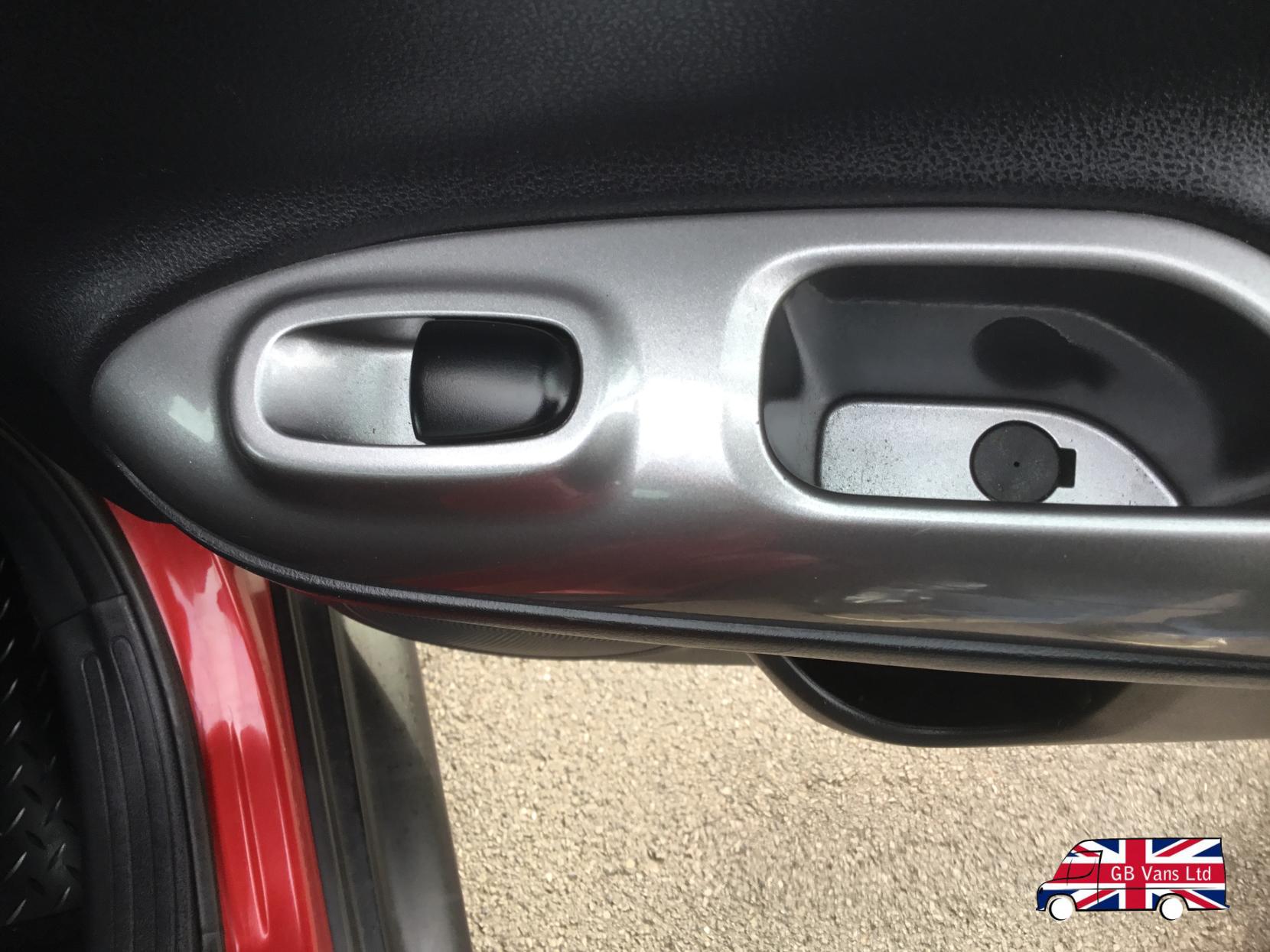 Nissan Juke 1.6 Acenta SUV 5dr Petrol Manual Euro 5 (s/s) (117 ps)