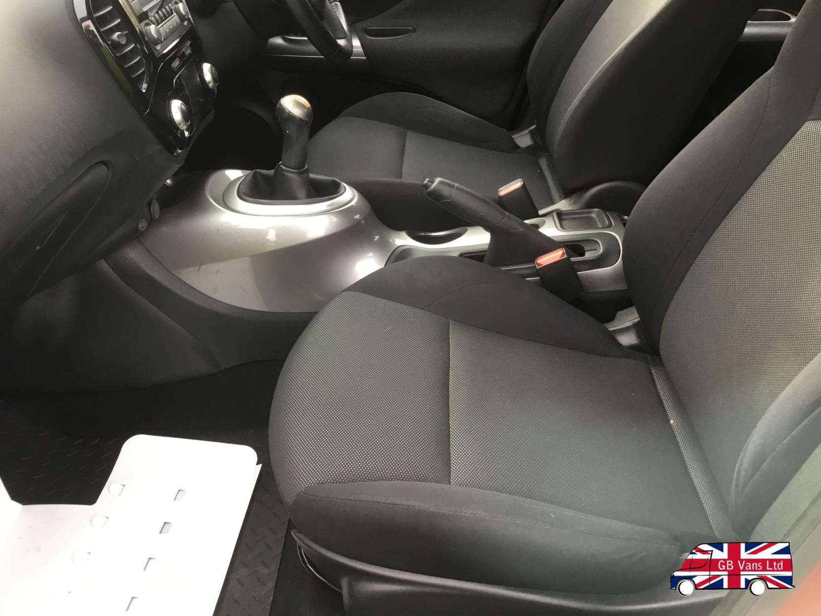 Nissan Juke 1.6 Acenta SUV 5dr Petrol Manual Euro 5 (s/s) (117 ps)