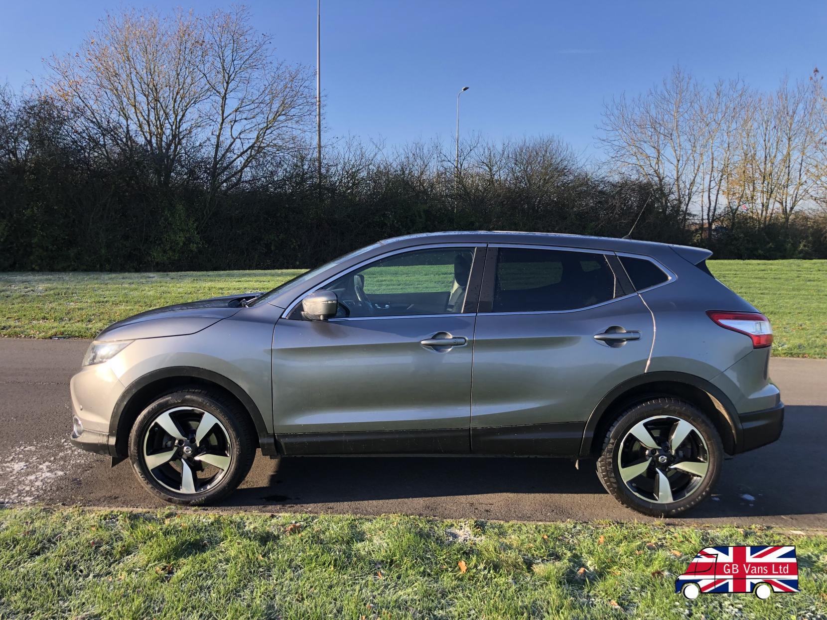 Nissan Qashqai 1.2 DIG-T N-Connecta SUV 5dr Petrol Manual 2WD Euro 6 (s/s) (115 ps)