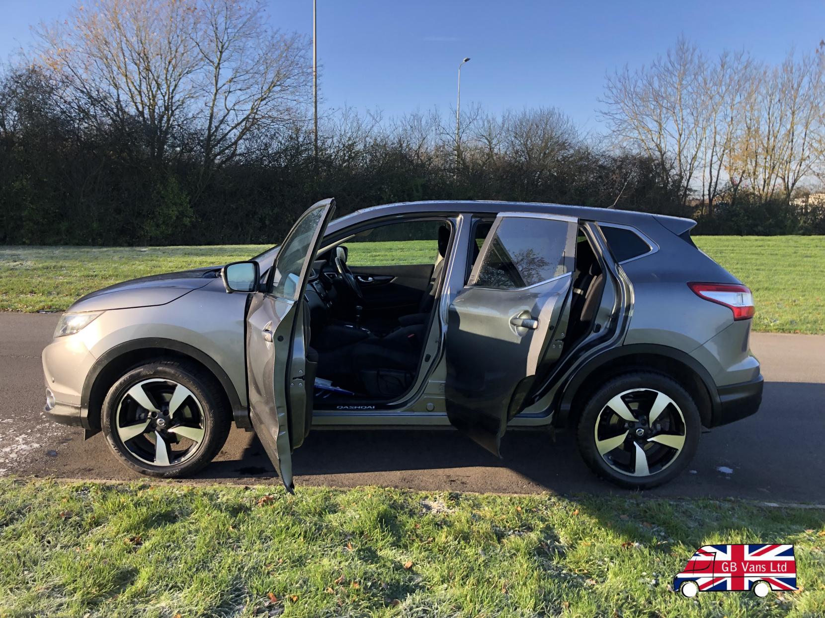 Nissan Qashqai 1.2 DIG-T N-Connecta SUV 5dr Petrol Manual 2WD Euro 6 (s/s) (115 ps)