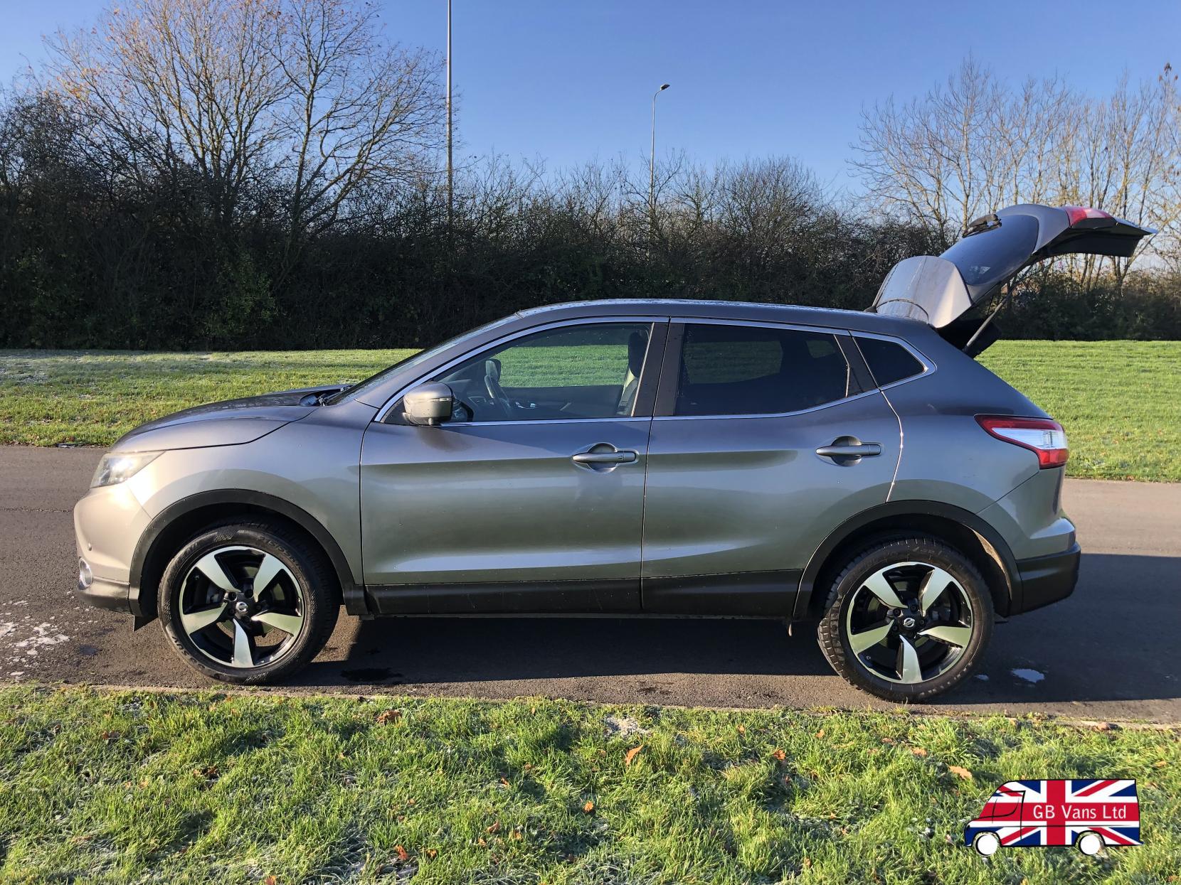 Nissan Qashqai 1.2 DIG-T N-Connecta SUV 5dr Petrol Manual 2WD Euro 6 (s/s) (115 ps)