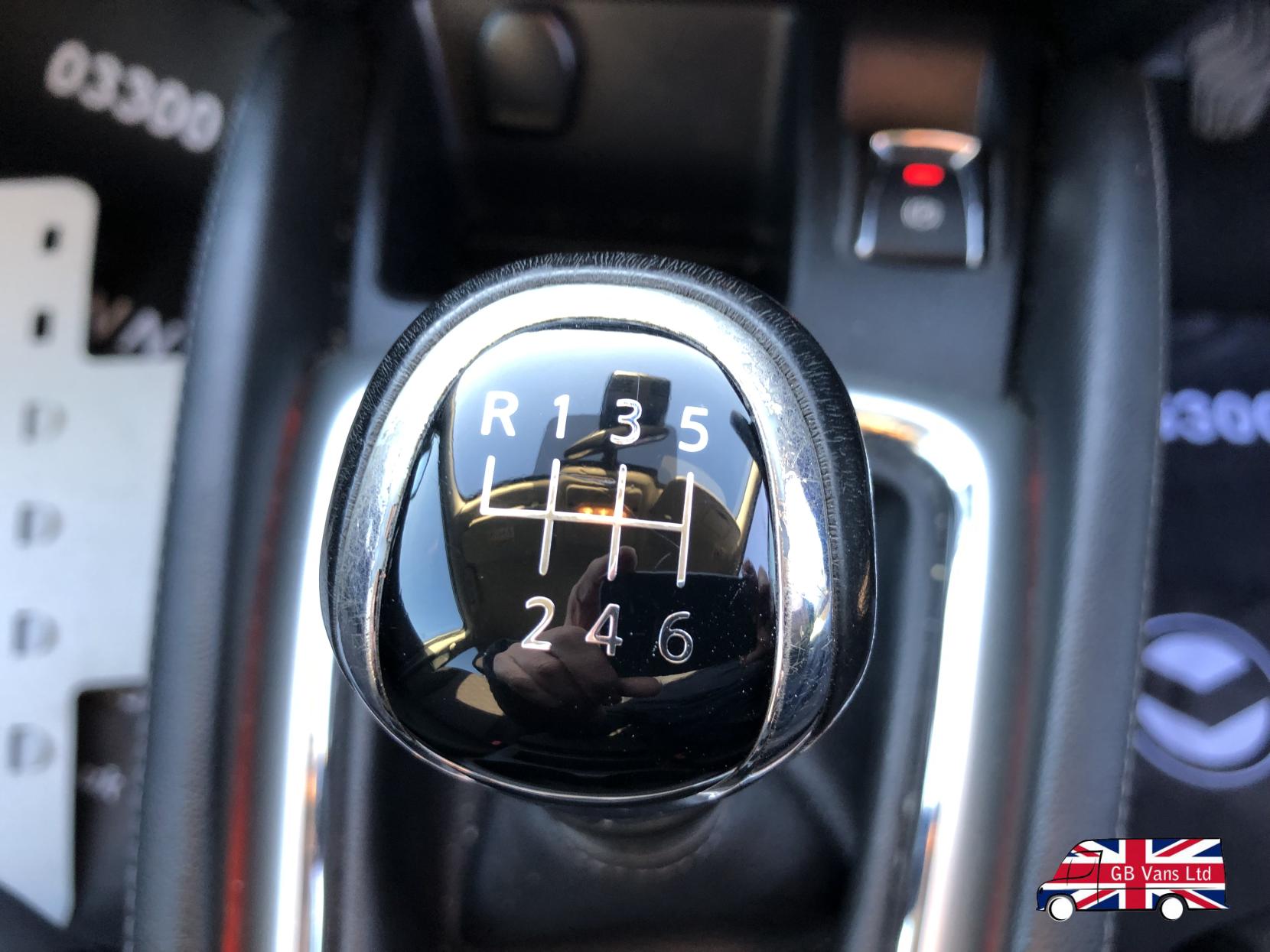 Nissan Qashqai 1.2 DIG-T N-Connecta SUV 5dr Petrol Manual 2WD Euro 6 (s/s) (115 ps)