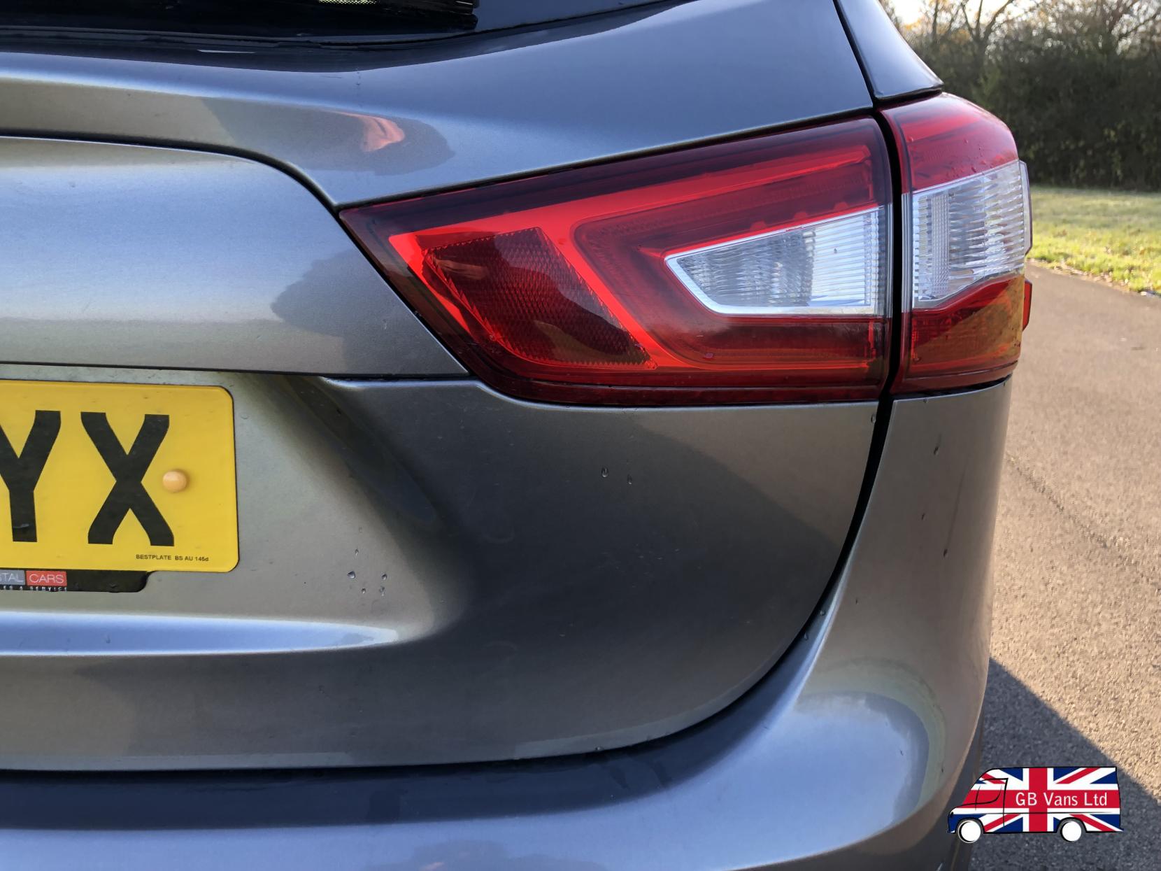 Nissan Qashqai 1.2 DIG-T N-Connecta SUV 5dr Petrol Manual 2WD Euro 6 (s/s) (115 ps)