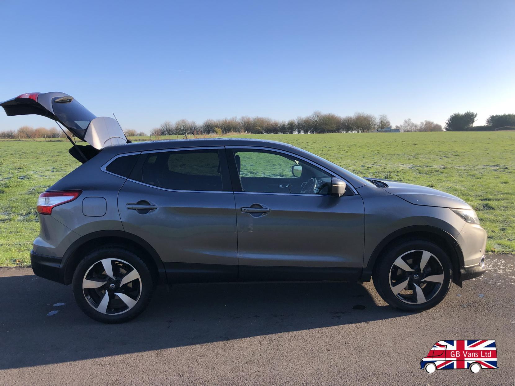 Nissan Qashqai 1.2 DIG-T N-Connecta SUV 5dr Petrol Manual 2WD Euro 6 (s/s) (115 ps)