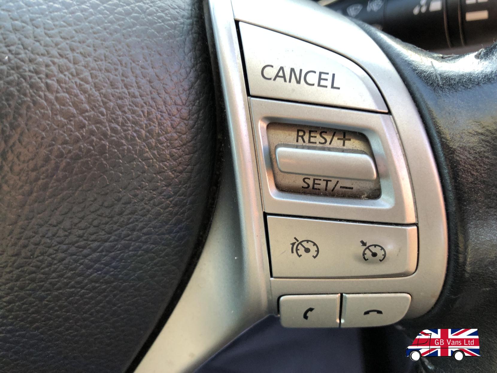 Nissan Qashqai 1.2 DIG-T N-Connecta SUV 5dr Petrol Manual 2WD Euro 6 (s/s) (115 ps)