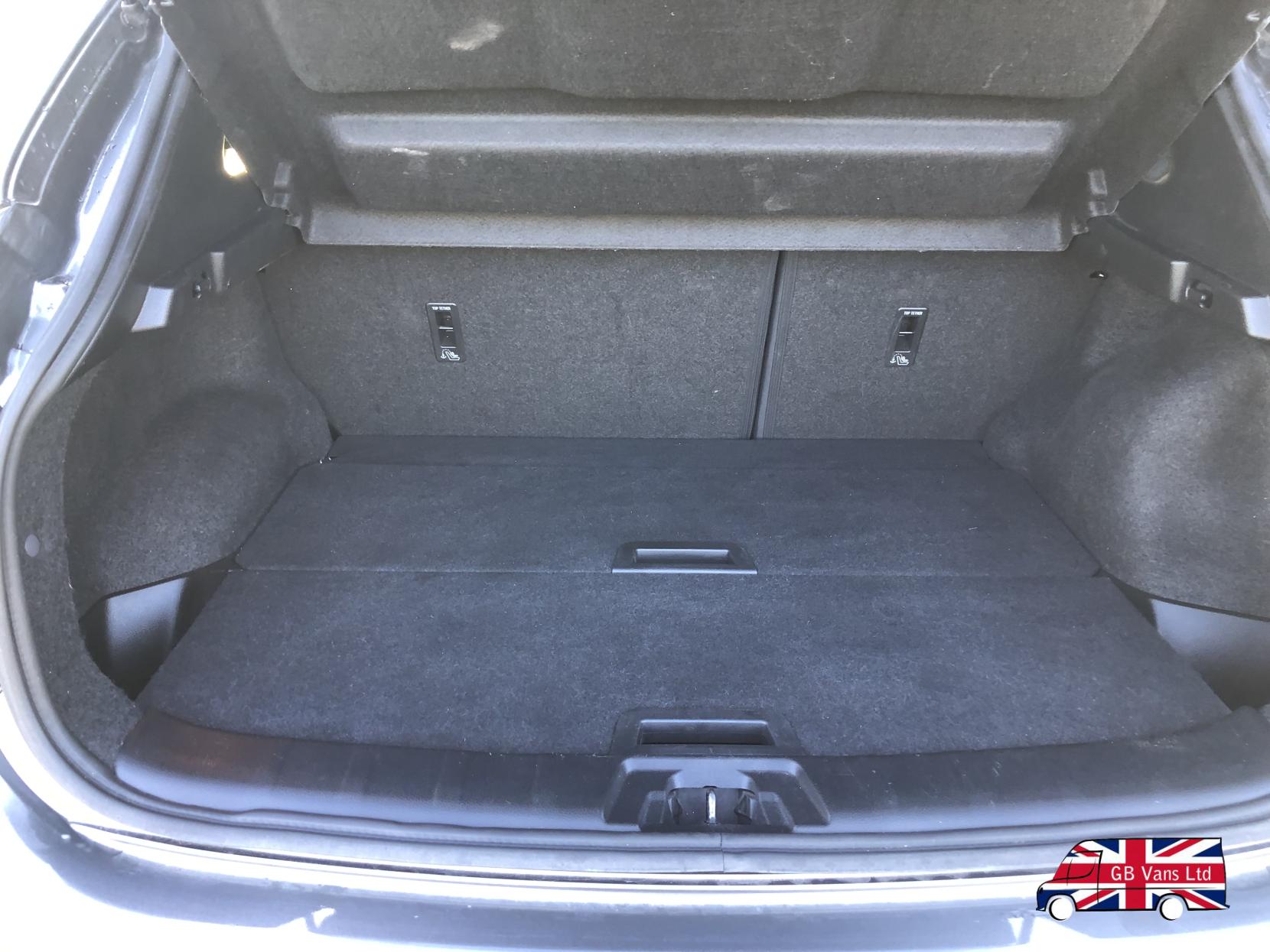 Nissan Qashqai 1.2 DIG-T N-Connecta SUV 5dr Petrol Manual 2WD Euro 6 (s/s) (115 ps)