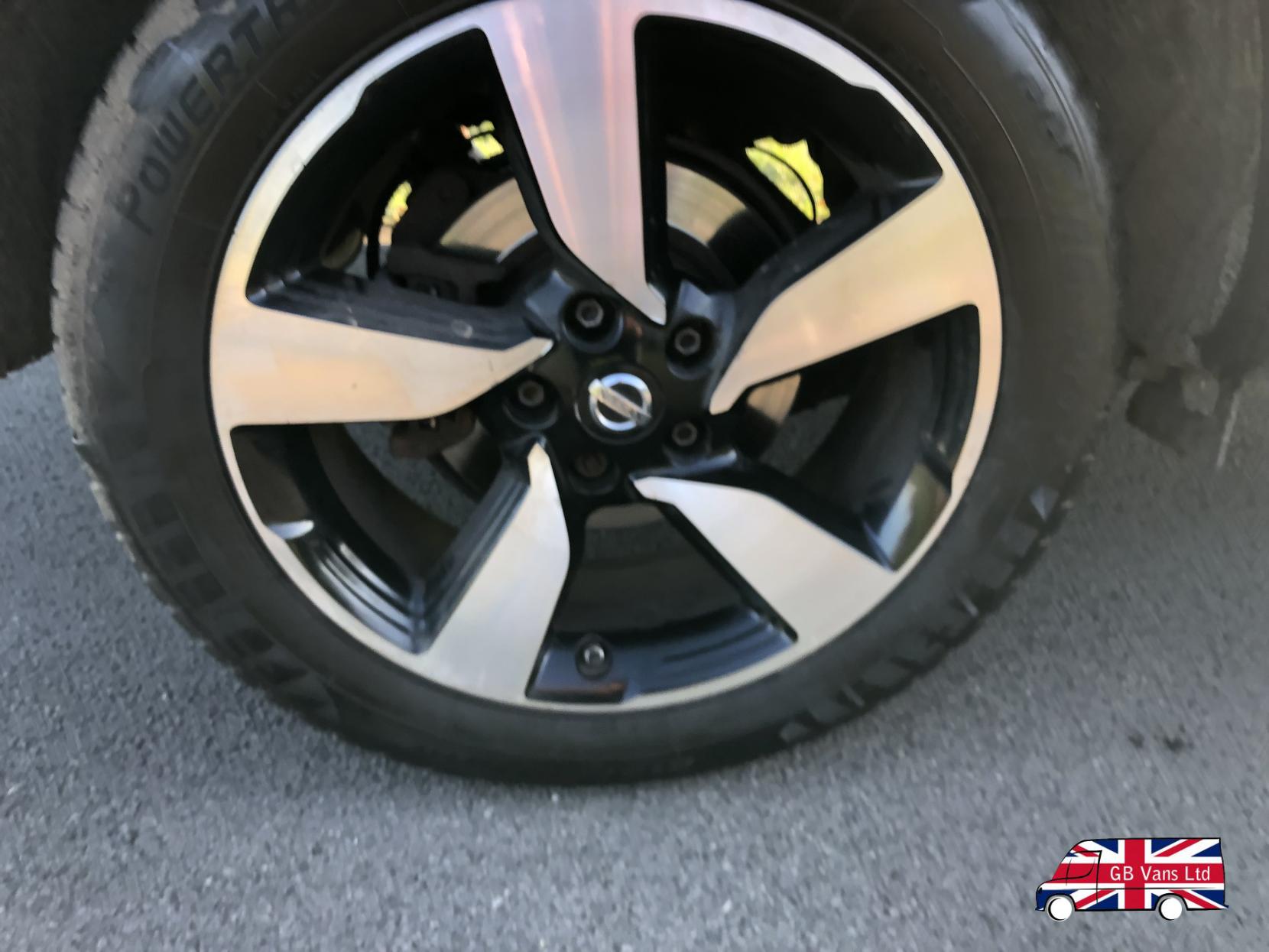 Nissan Qashqai 1.2 DIG-T N-Connecta SUV 5dr Petrol Manual 2WD Euro 6 (s/s) (115 ps)