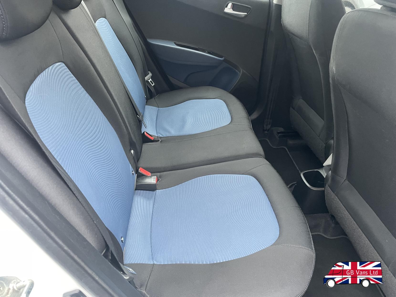 Hyundai i10 1.0 Premium Hatchback 5dr Petrol Manual Euro 5 (66 ps)