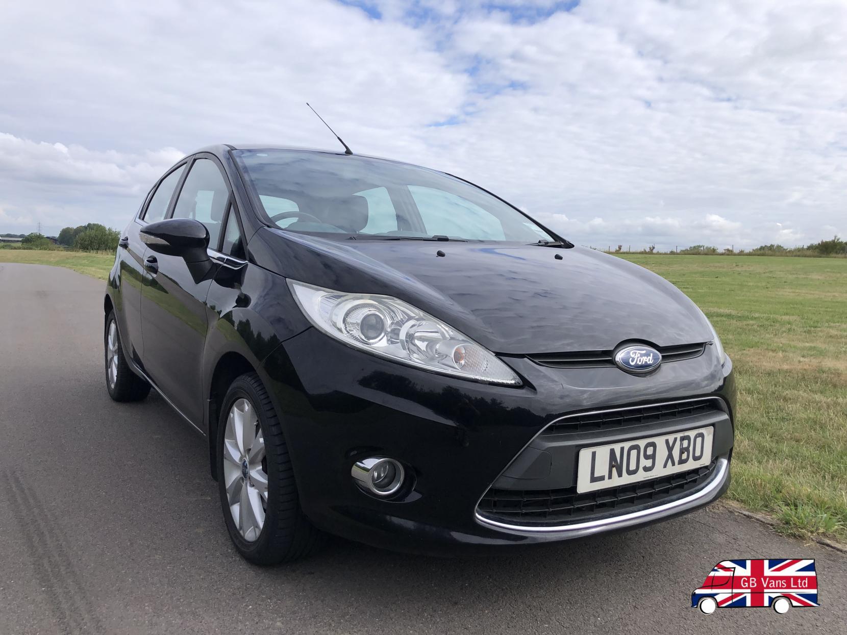 Ford Fiesta 1.4 Zetec Hatchback 5dr Petrol Automatic (154 g/km, 94 bhp)