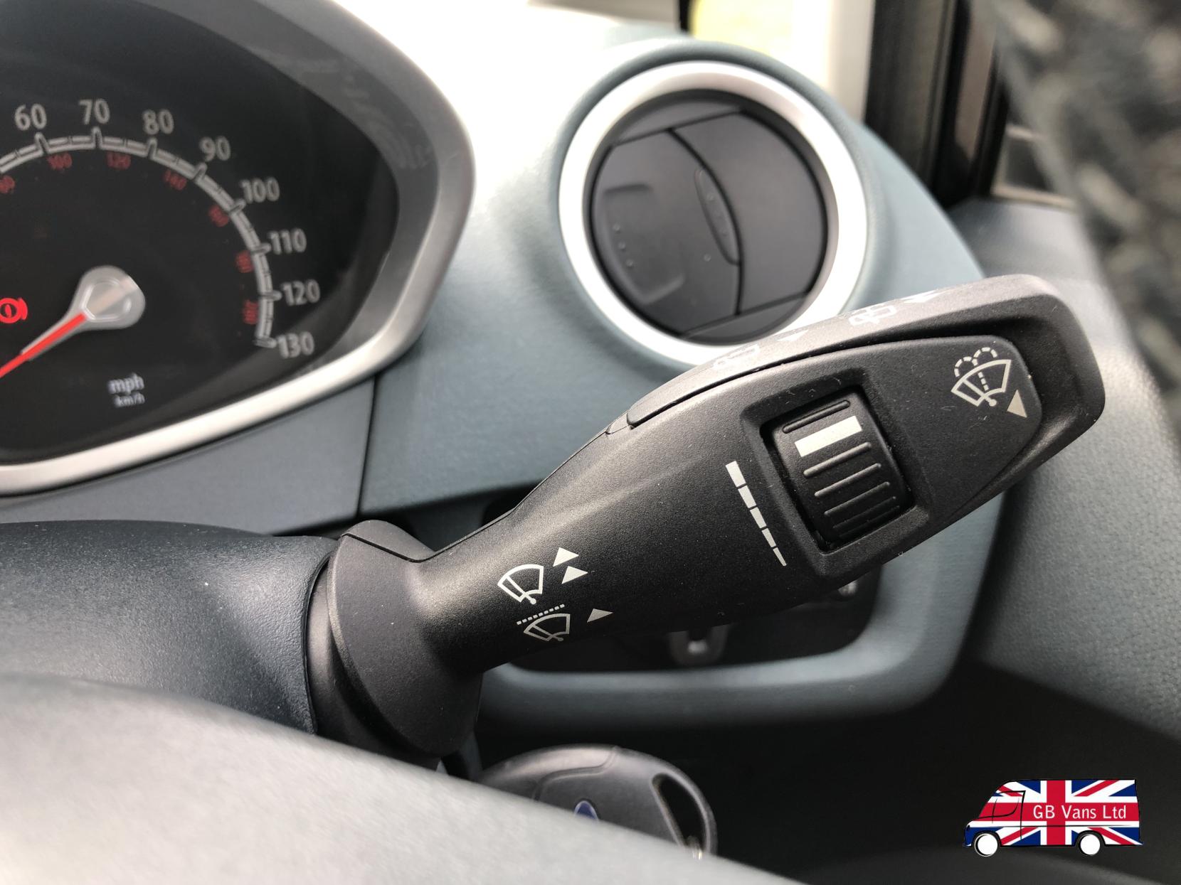 Ford Fiesta 1.4 Zetec Hatchback 5dr Petrol Automatic (154 g/km, 94 bhp)