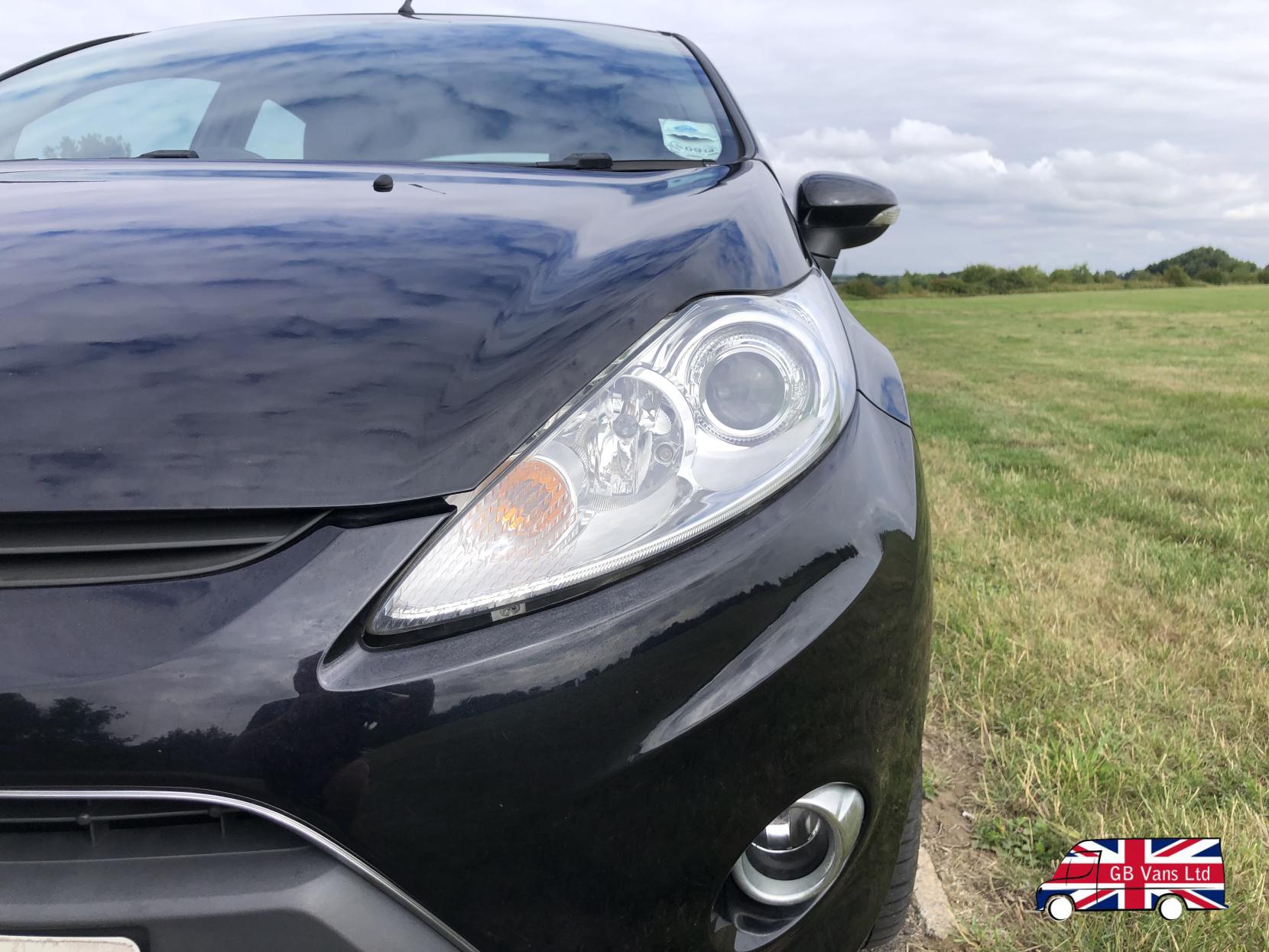 Ford Fiesta 1.4 Zetec Hatchback 5dr Petrol Automatic (154 g/km, 94 bhp)