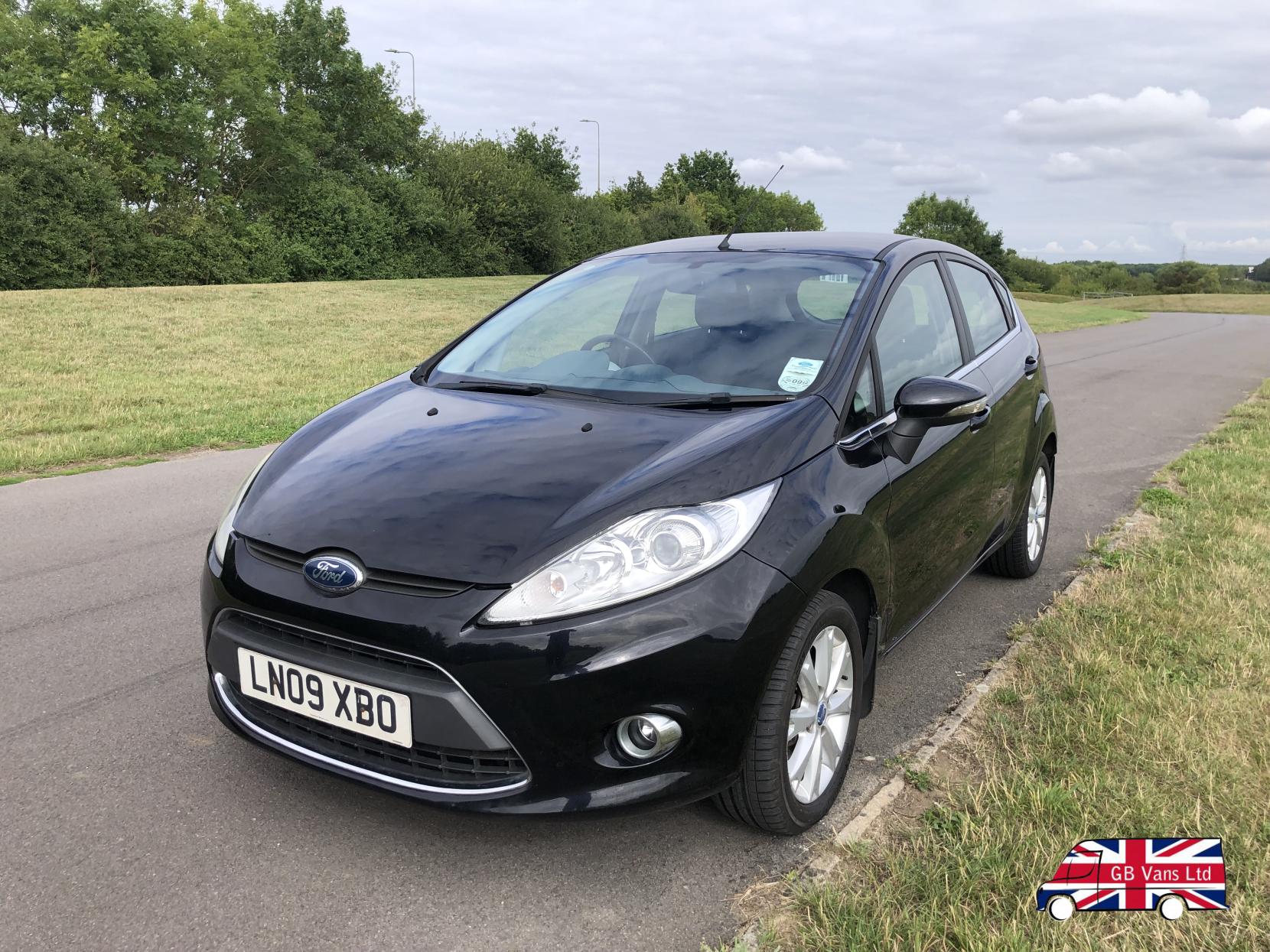 Ford Fiesta 1.4 Zetec Hatchback 5dr Petrol Automatic (154 g/km, 94 bhp)