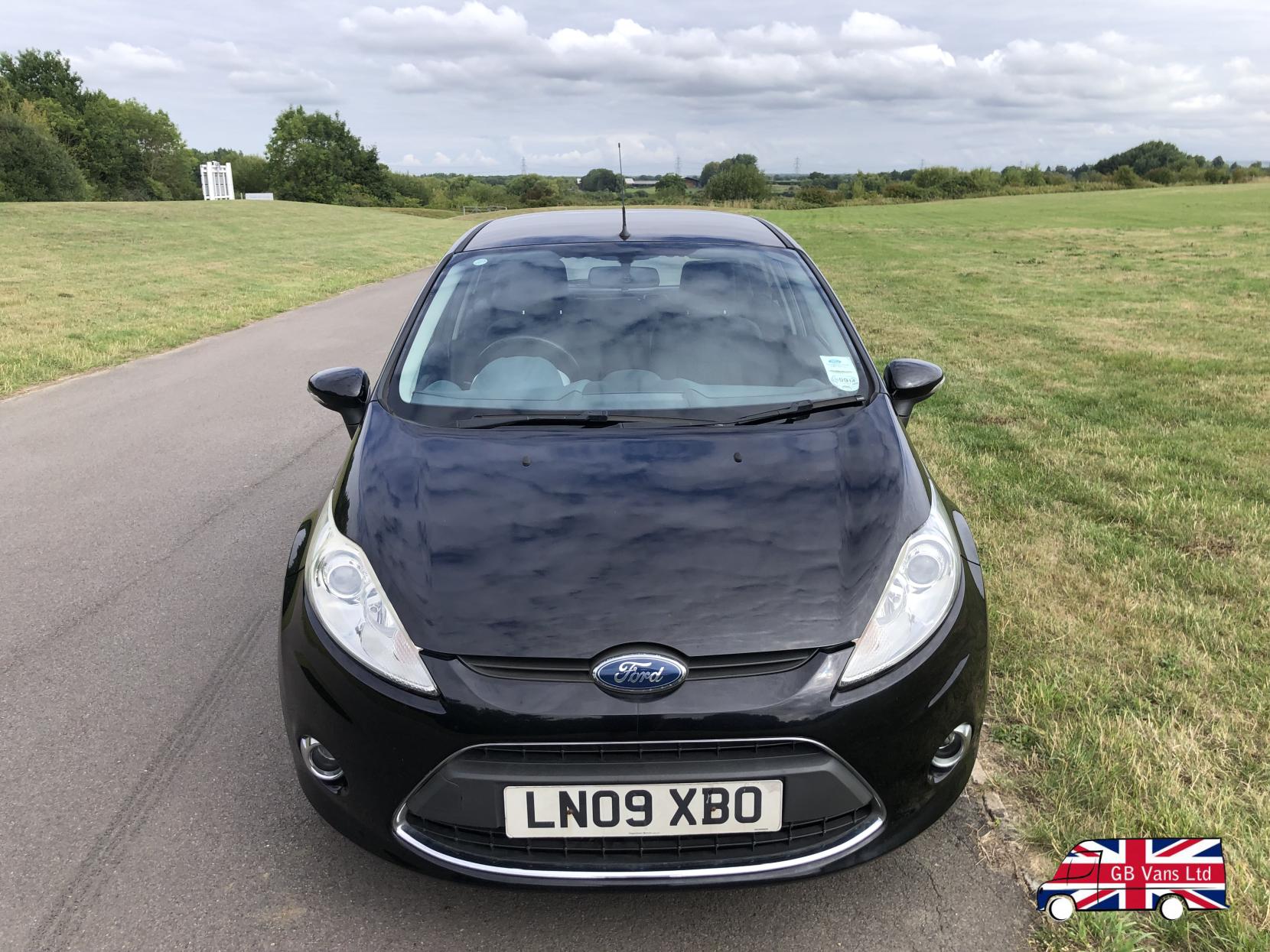 Ford Fiesta 1.4 Zetec Hatchback 5dr Petrol Automatic (154 g/km, 94 bhp)