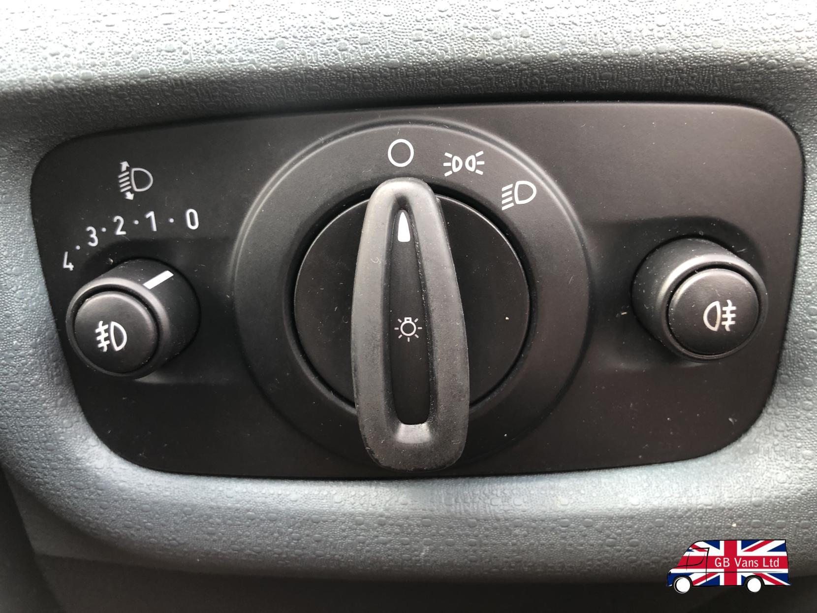 Ford Fiesta 1.4 Zetec Hatchback 5dr Petrol Automatic (154 g/km, 94 bhp)