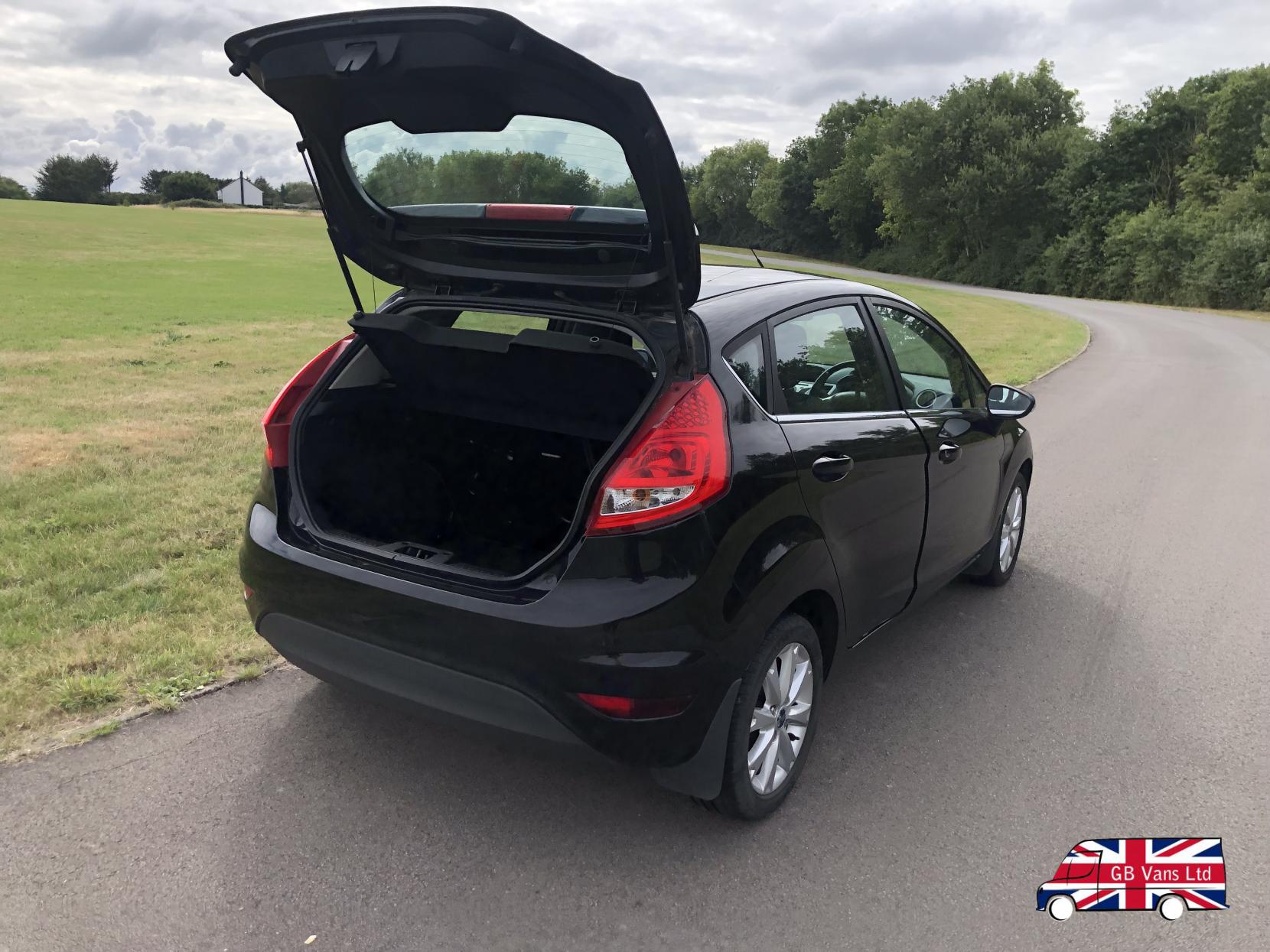 Ford Fiesta 1.4 Zetec Hatchback 5dr Petrol Automatic (154 g/km, 94 bhp)