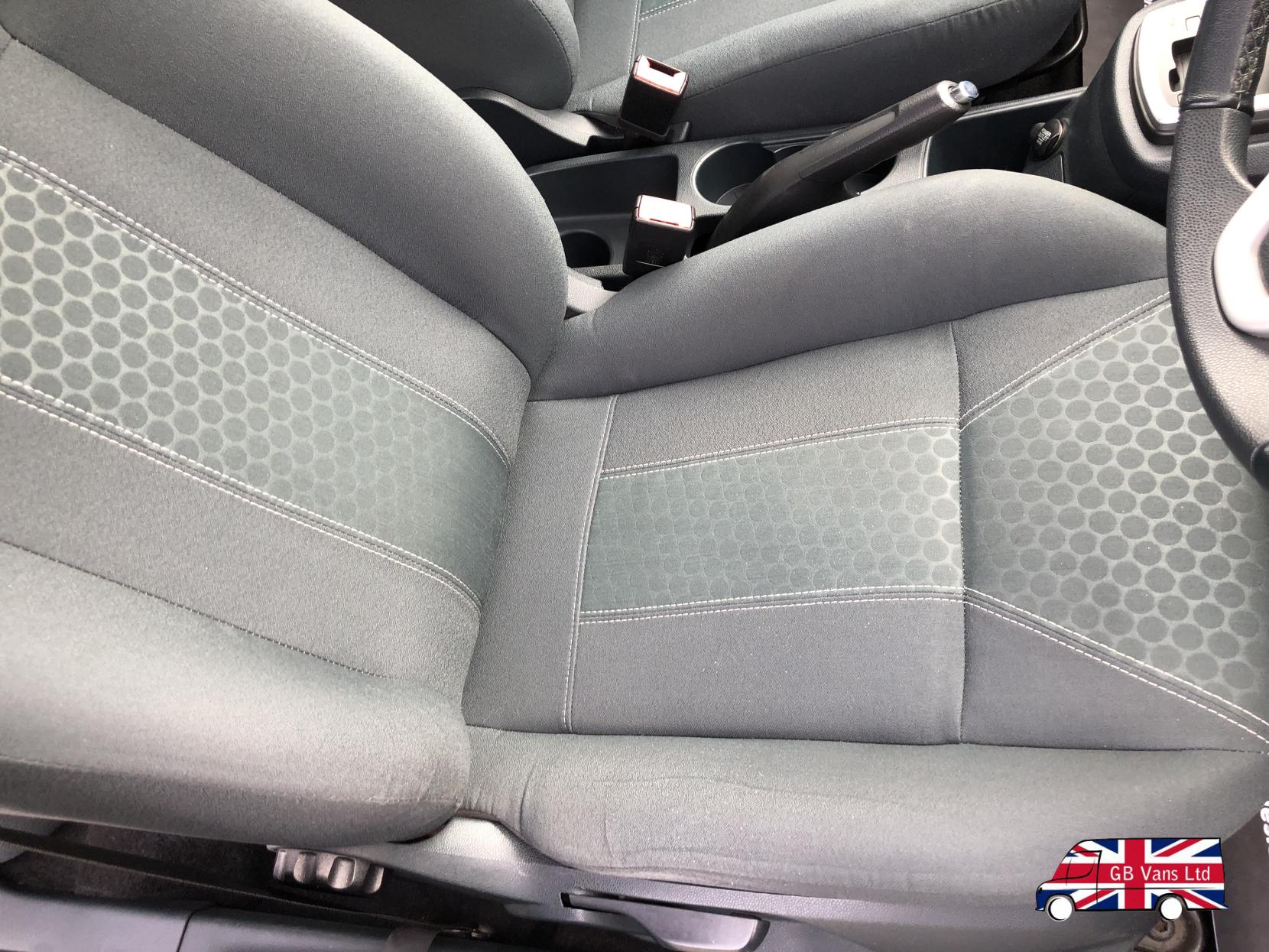 Ford Fiesta 1.4 Zetec Hatchback 5dr Petrol Automatic (154 g/km, 94 bhp)