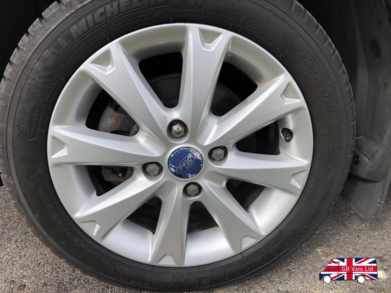 Ford Fiesta 1.4 Zetec Hatchback 5dr Petrol Automatic (154 g/km, 94 bhp)