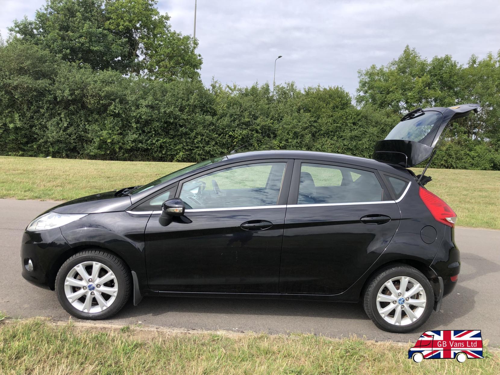 Ford Fiesta 1.4 Zetec Hatchback 5dr Petrol Automatic (154 g/km, 94 bhp)
