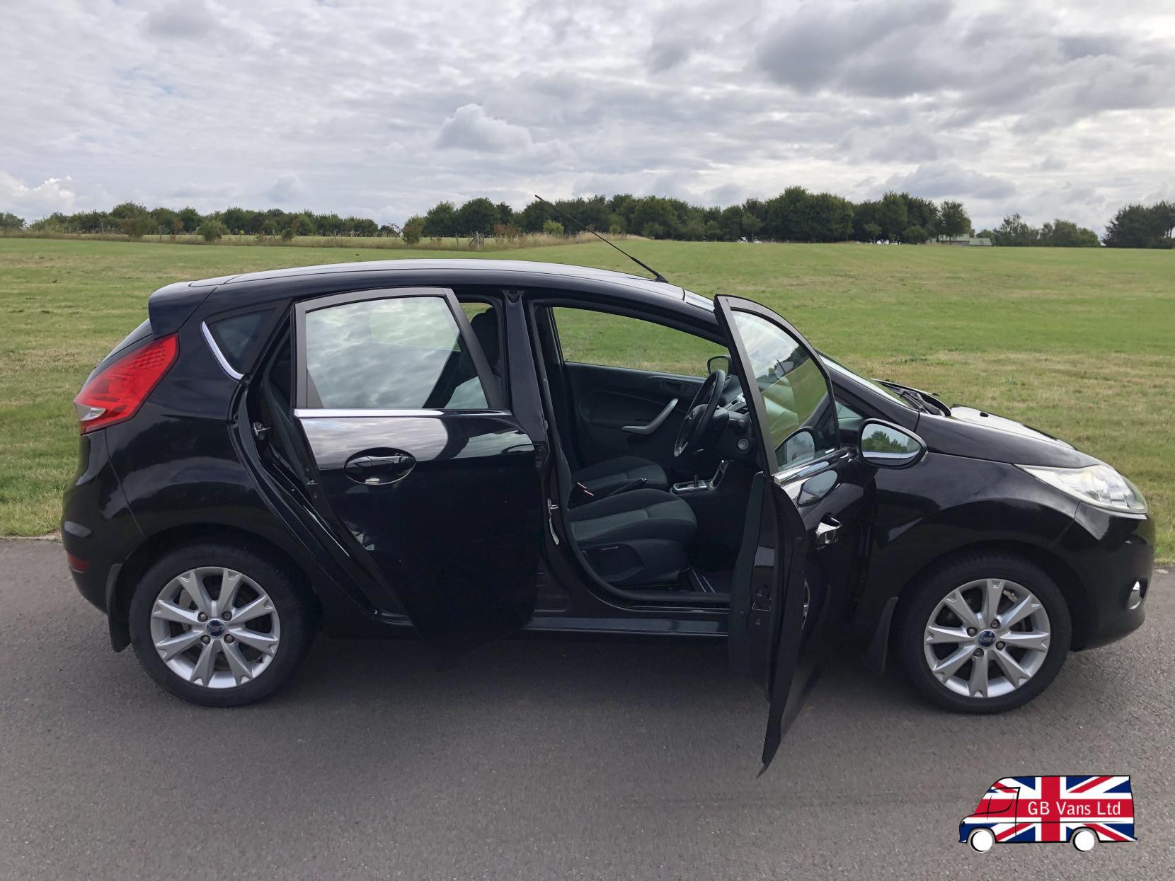 Ford Fiesta 1.4 Zetec Hatchback 5dr Petrol Automatic (154 g/km, 94 bhp)