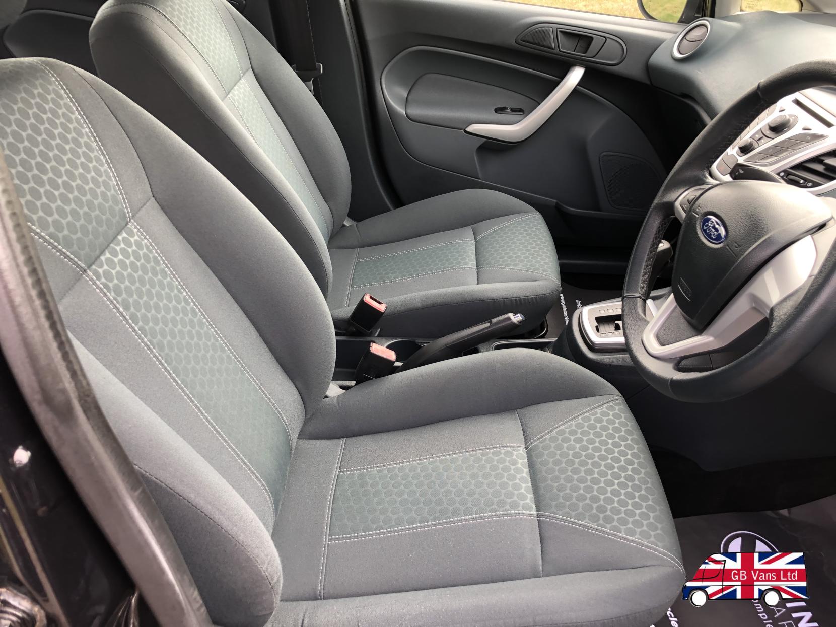 Ford Fiesta 1.4 Zetec Hatchback 5dr Petrol Automatic (154 g/km, 94 bhp)