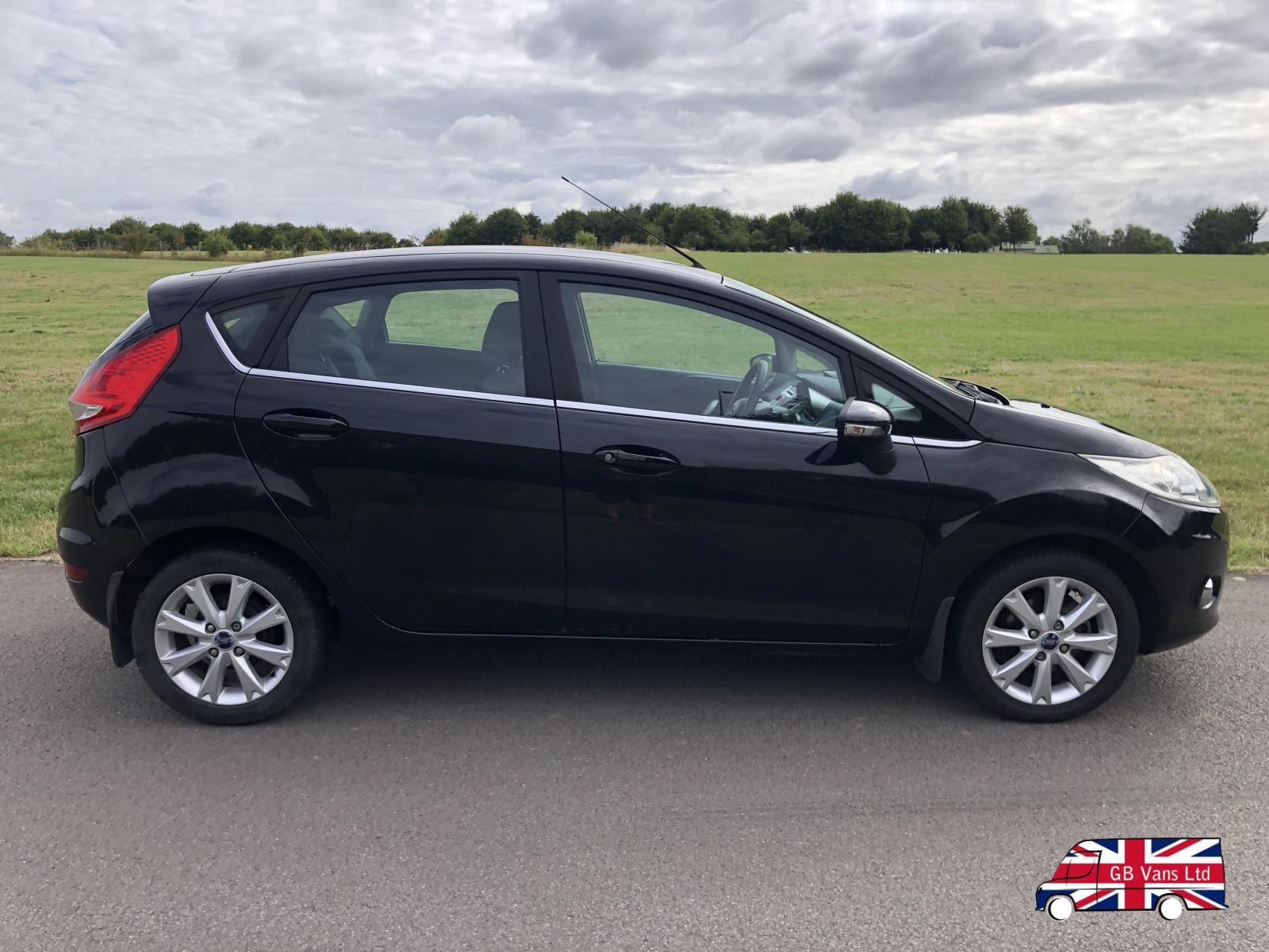 Ford Fiesta 1.4 Zetec Hatchback 5dr Petrol Automatic (154 g/km, 94 bhp)