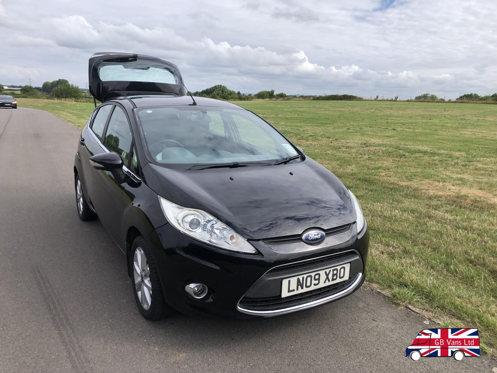 Ford Fiesta 1.4 Zetec Hatchback 5dr Petrol Automatic (154 g/km, 94 bhp)