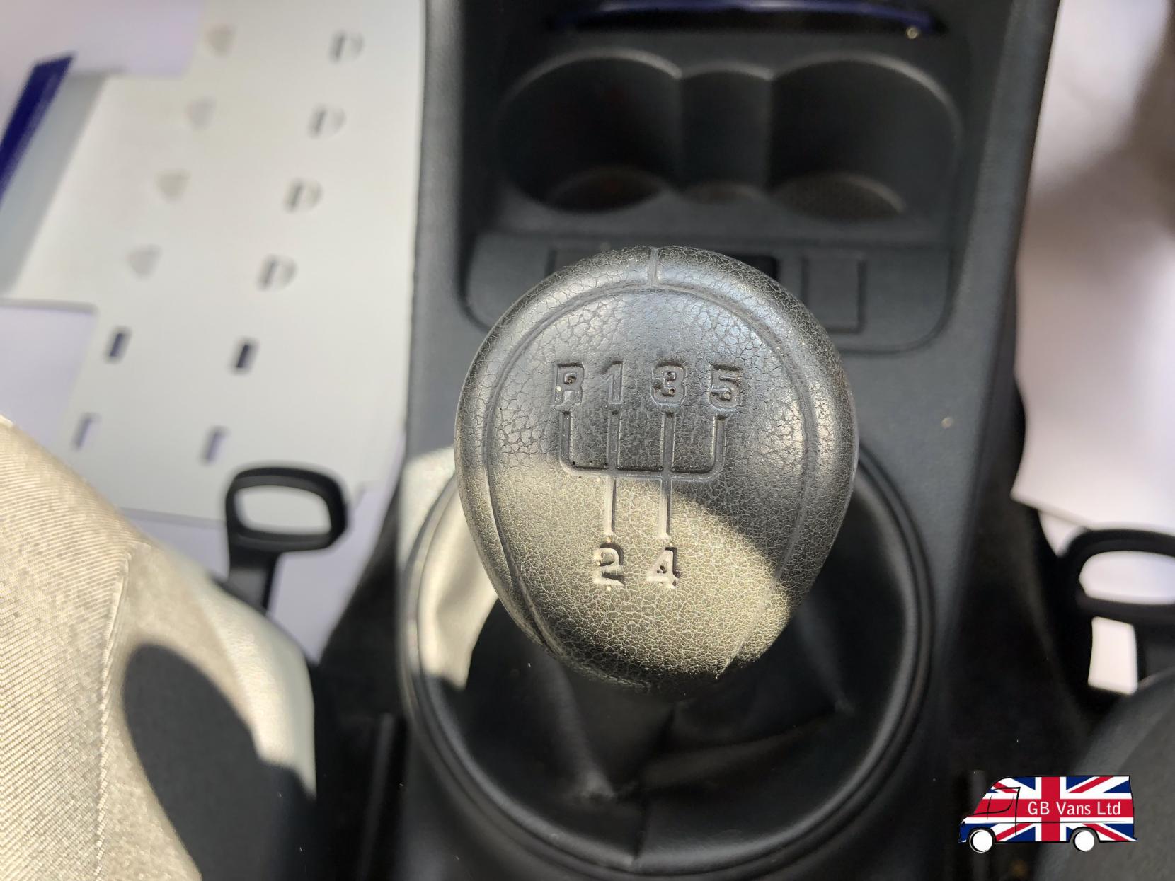 Skoda Fabia 1.2 S Hatchback 5dr Petrol Manual Euro 5 (69 ps)