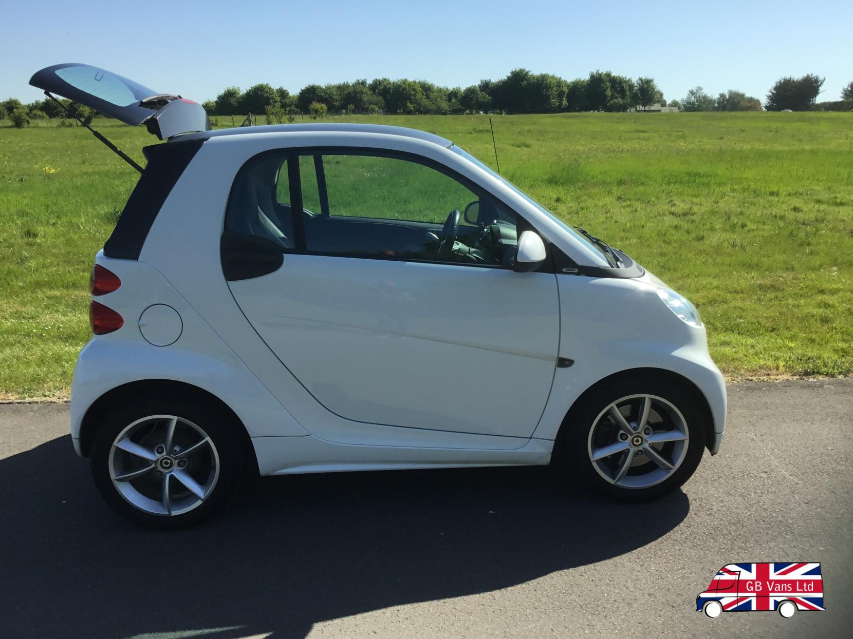 Smart fortwo 1.0 MHD Pulse Coupe 2dr Petrol SoftTouch Euro 5 (s/s) (71 bhp)