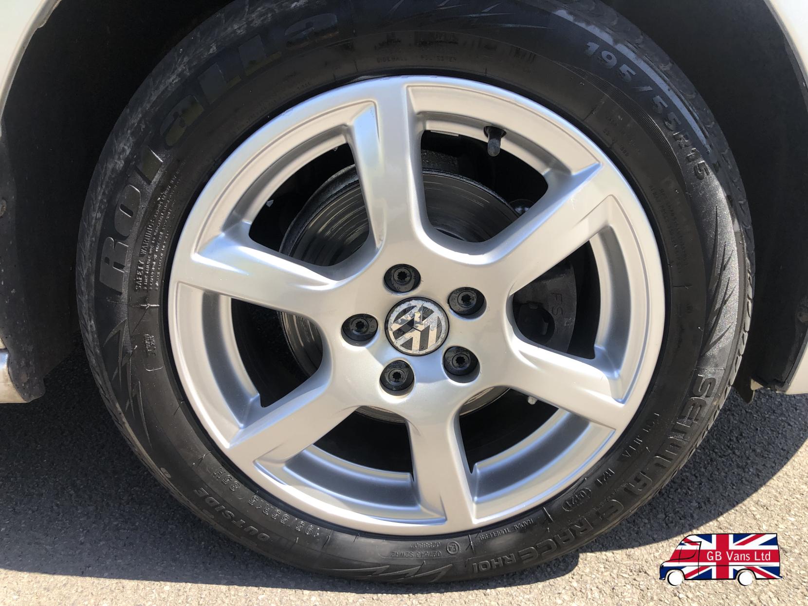 Volkswagen Polo 1.2 Moda Hatchback 5dr Petrol Manual Euro 5 (70 ps)