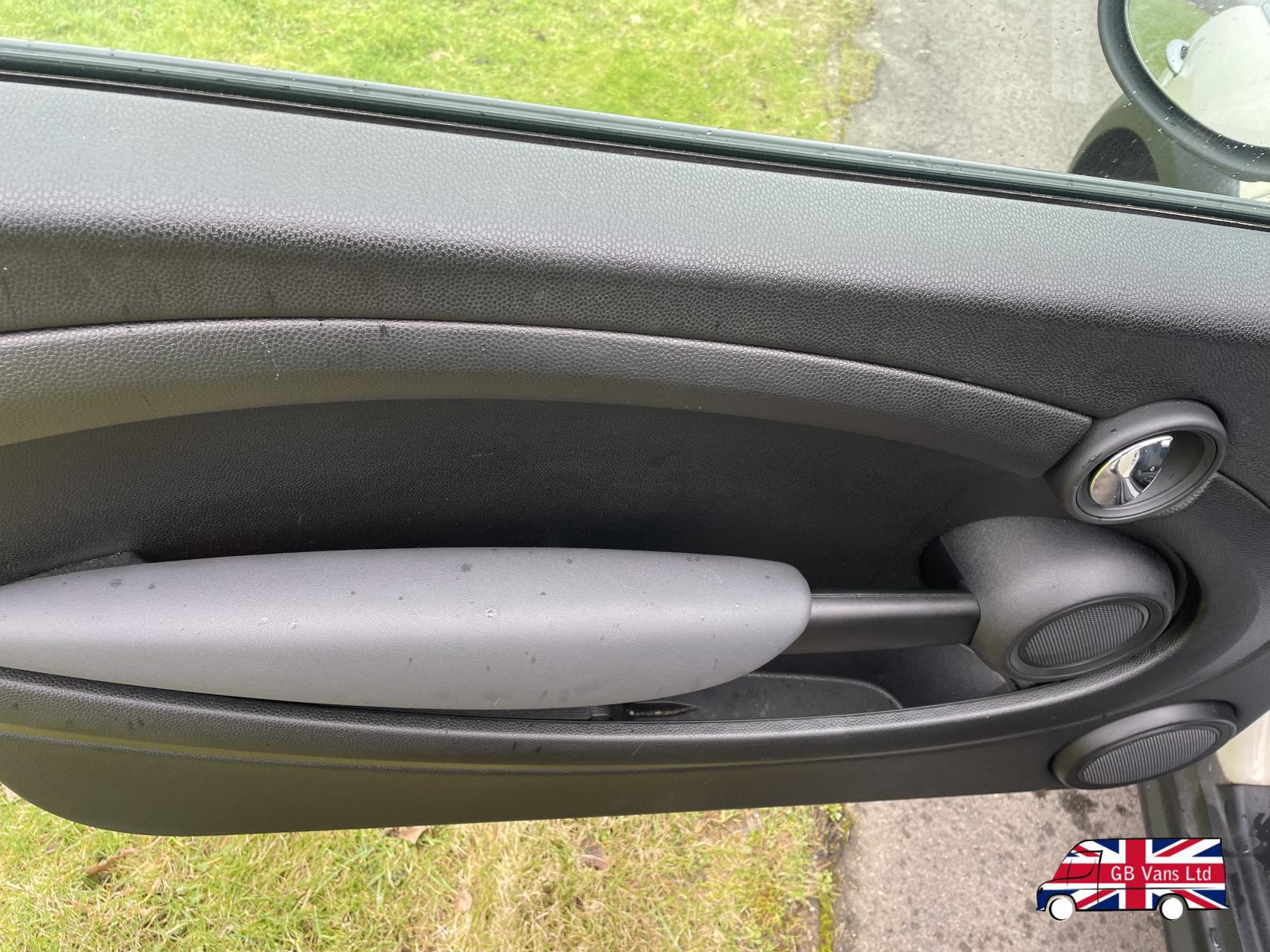 MINI Hatch 1.6 Cooper Hatchback 3dr Petrol Manual Euro 5 (s/s) (122 ps)