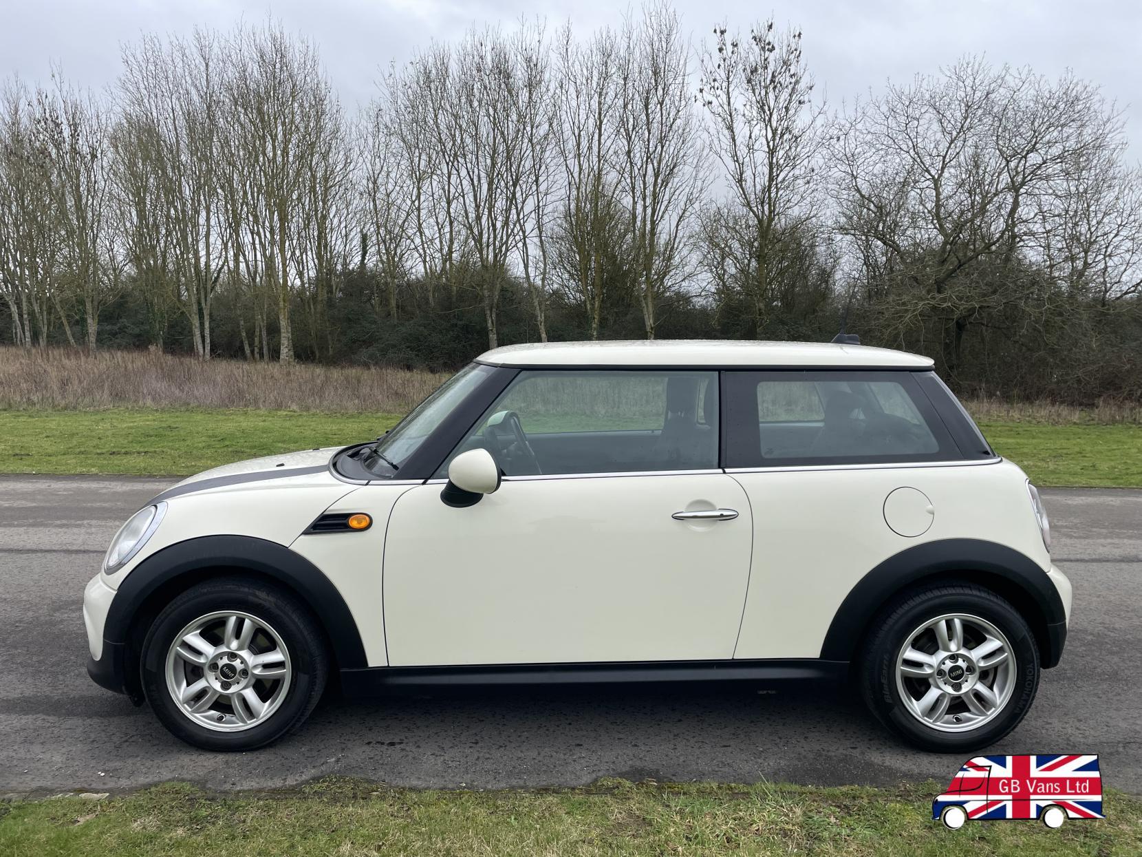 MINI Hatch 1.6 Cooper Hatchback 3dr Petrol Manual Euro 5 (s/s) (122 ps)