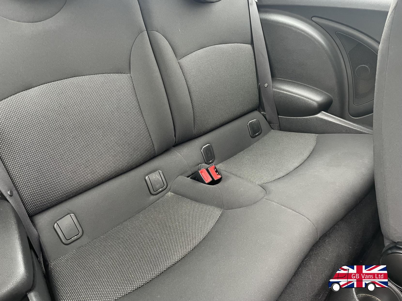 MINI Hatch 1.6 Cooper Hatchback 3dr Petrol Manual Euro 5 (s/s) (122 ps)