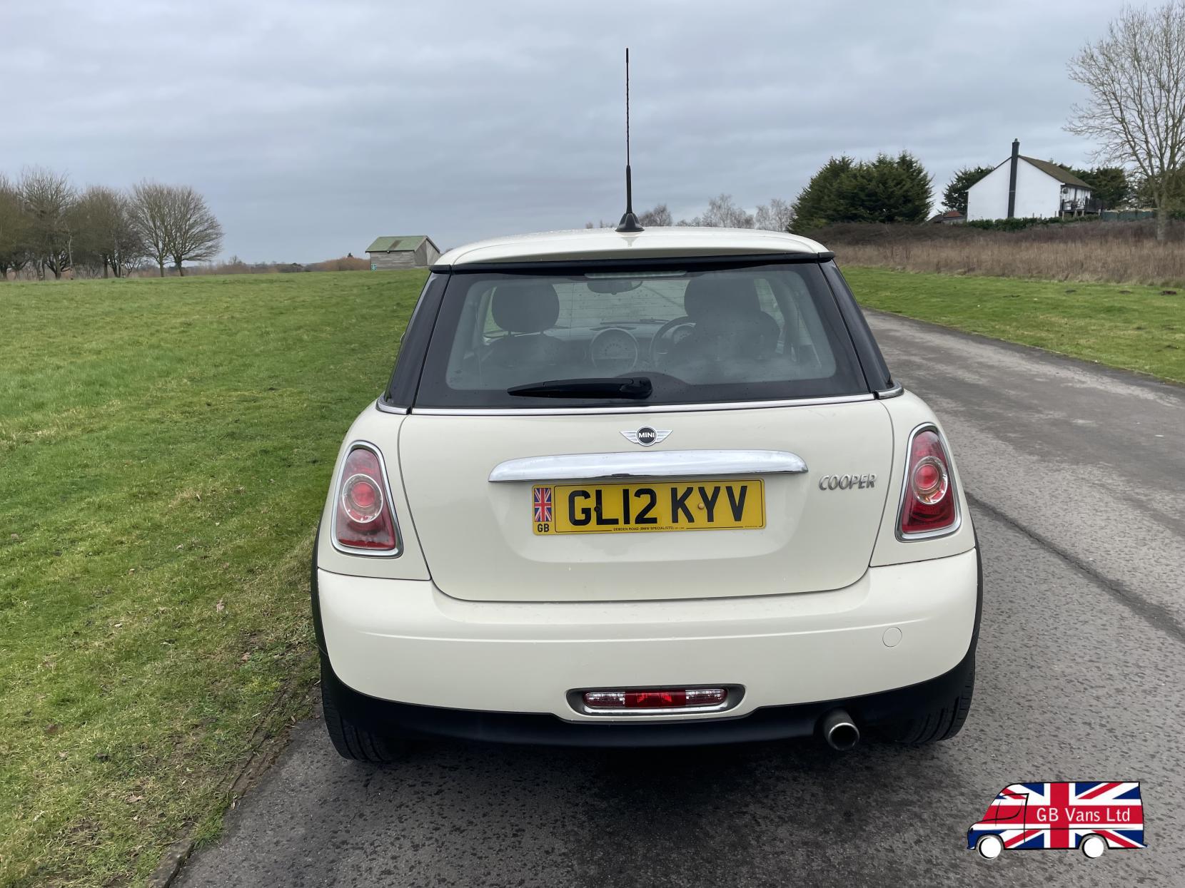 MINI Hatch 1.6 Cooper Hatchback 3dr Petrol Manual Euro 5 (s/s) (122 ps)