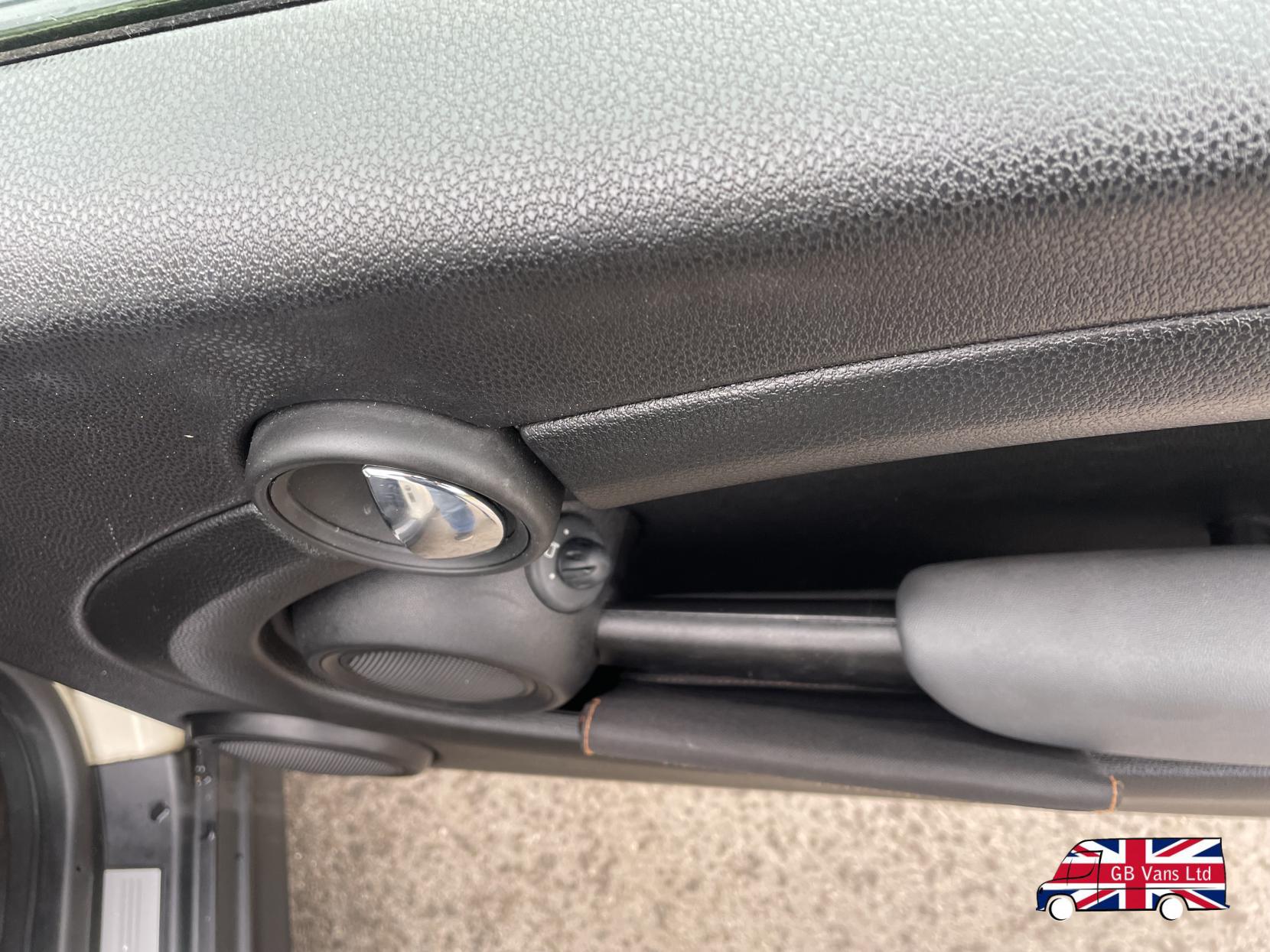 MINI Hatch 1.6 Cooper Hatchback 3dr Petrol Manual Euro 5 (s/s) (122 ps)