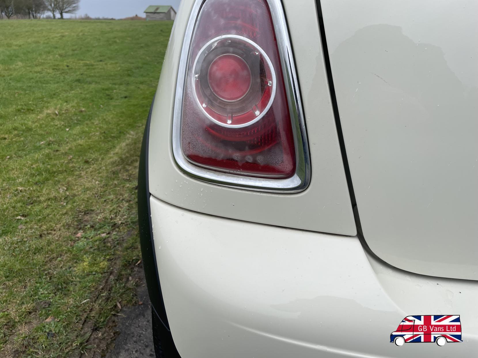 MINI Hatch 1.6 Cooper Hatchback 3dr Petrol Manual Euro 5 (s/s) (122 ps)