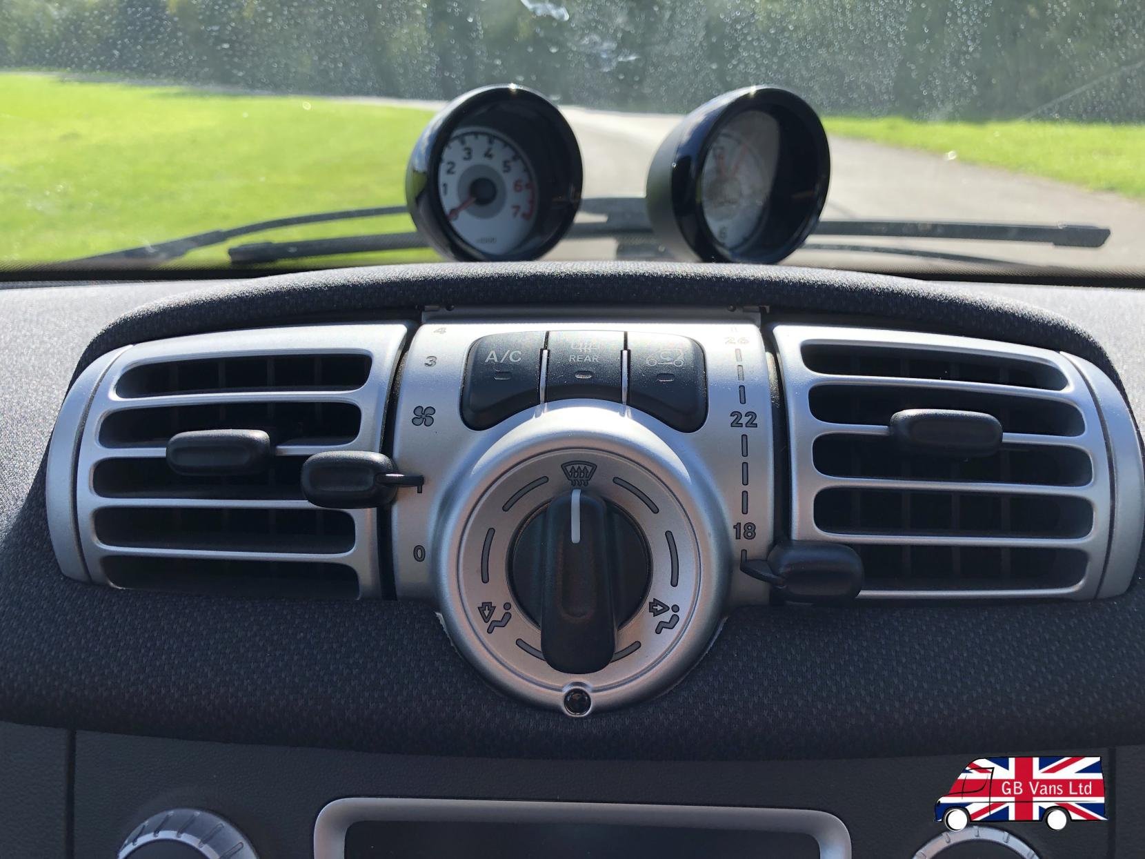 Smart fortwo 1.0 MHD Edition21 Coupe 2dr Petrol SoftTouch Euro 5 (s/s) (71 bhp)