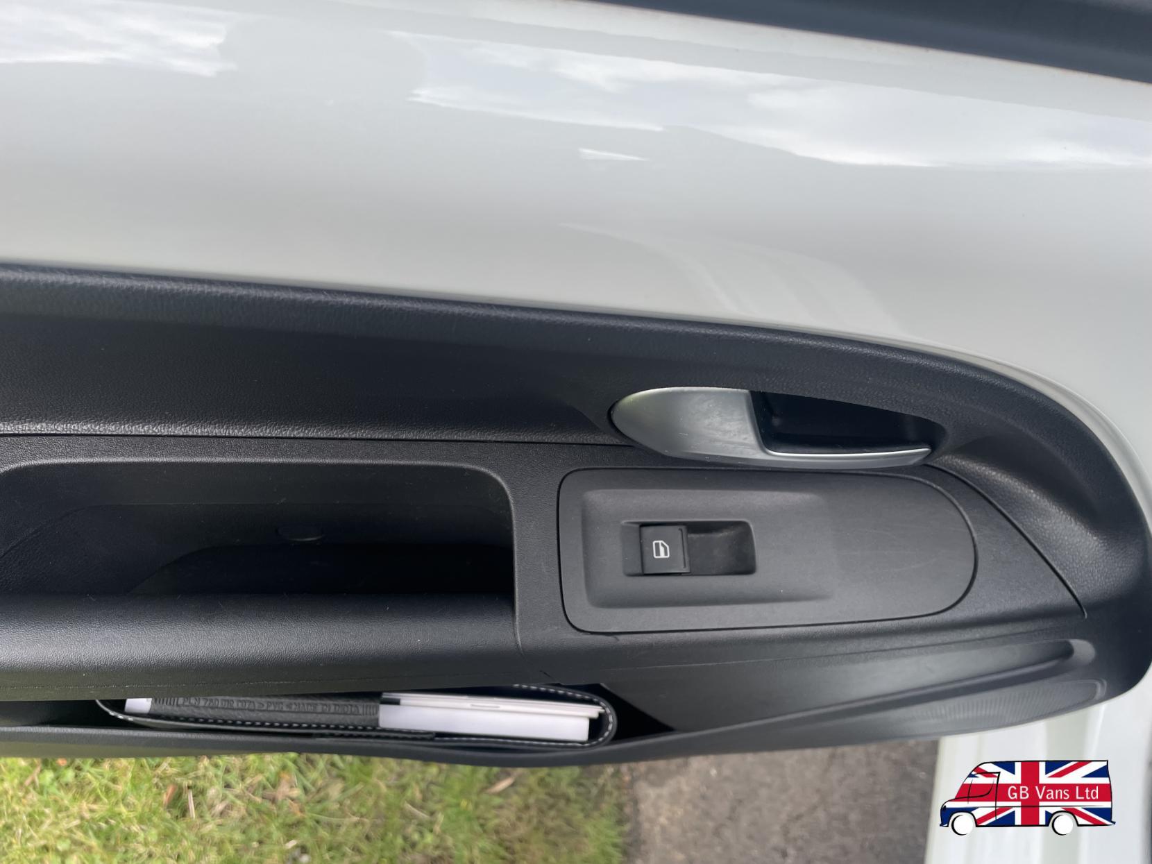 Volkswagen up! 1.0 Move up! Hatchback 5dr Petrol Manual Euro 6 (s/s) (60 ps)