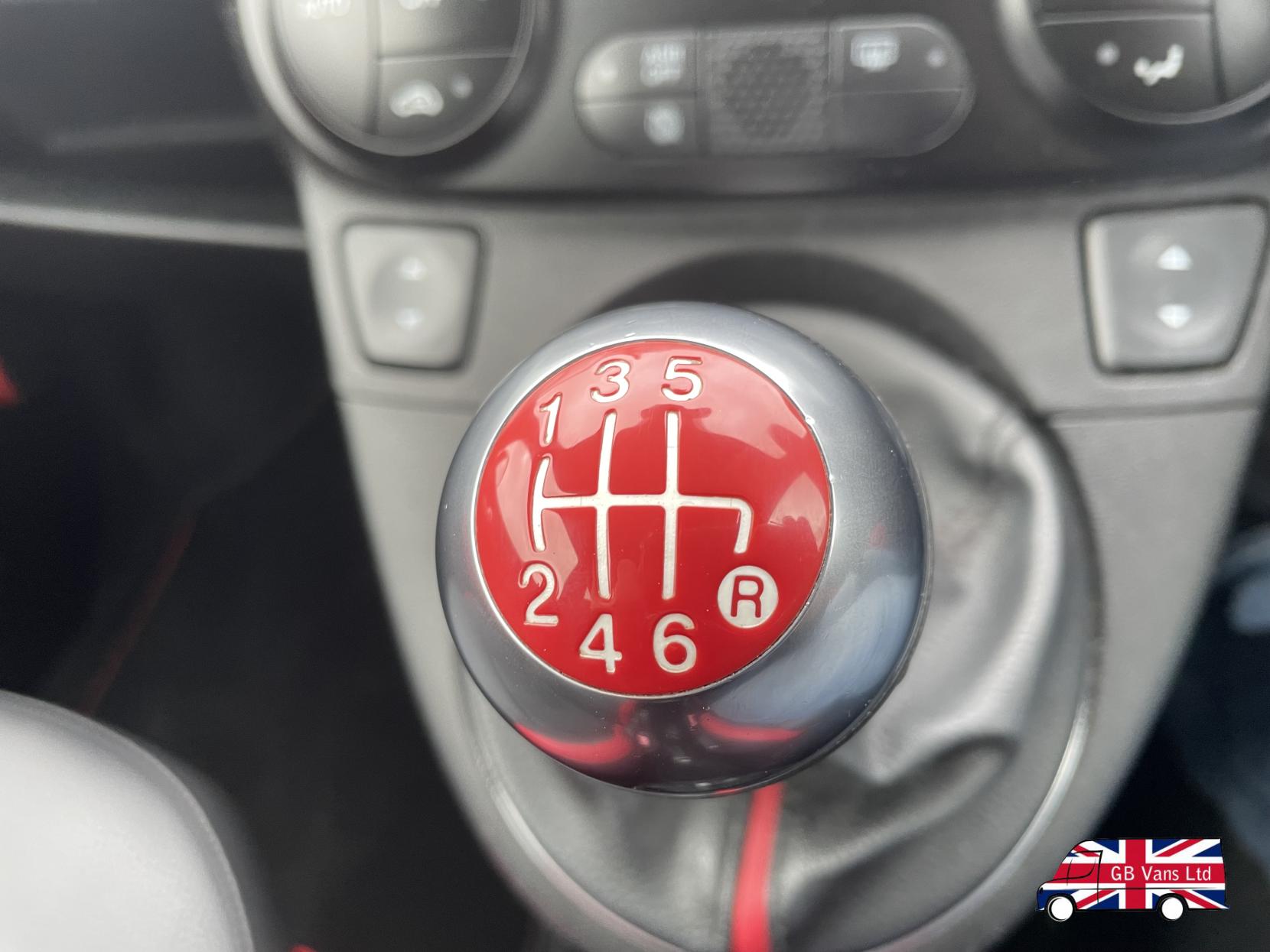 Fiat 500 0.9 TwinAir S Hatchback 3dr Petrol Manual Euro 6 (s/s) (105 ps)