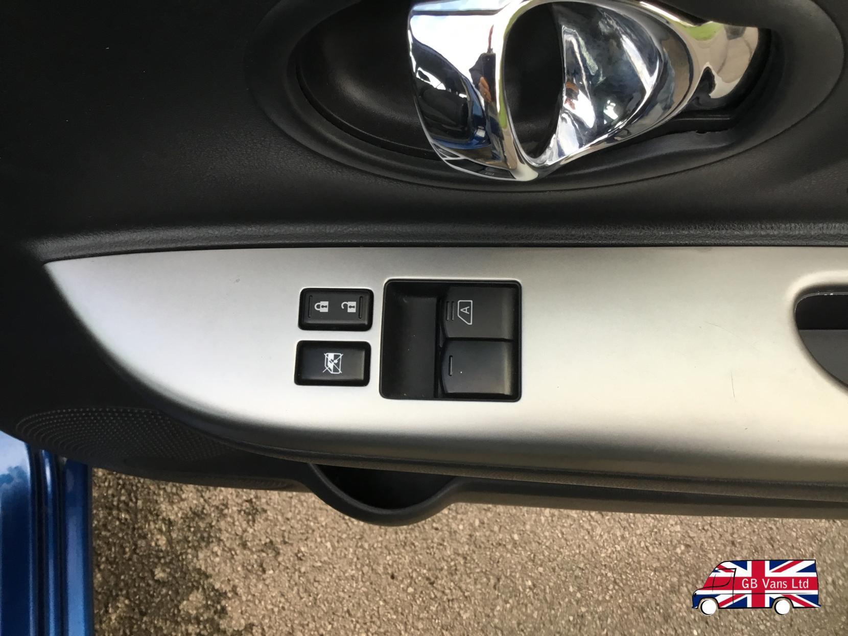 Nissan Micra 1.2 Tekna Hatchback 5dr Petrol Manual Euro 5 (80 ps)