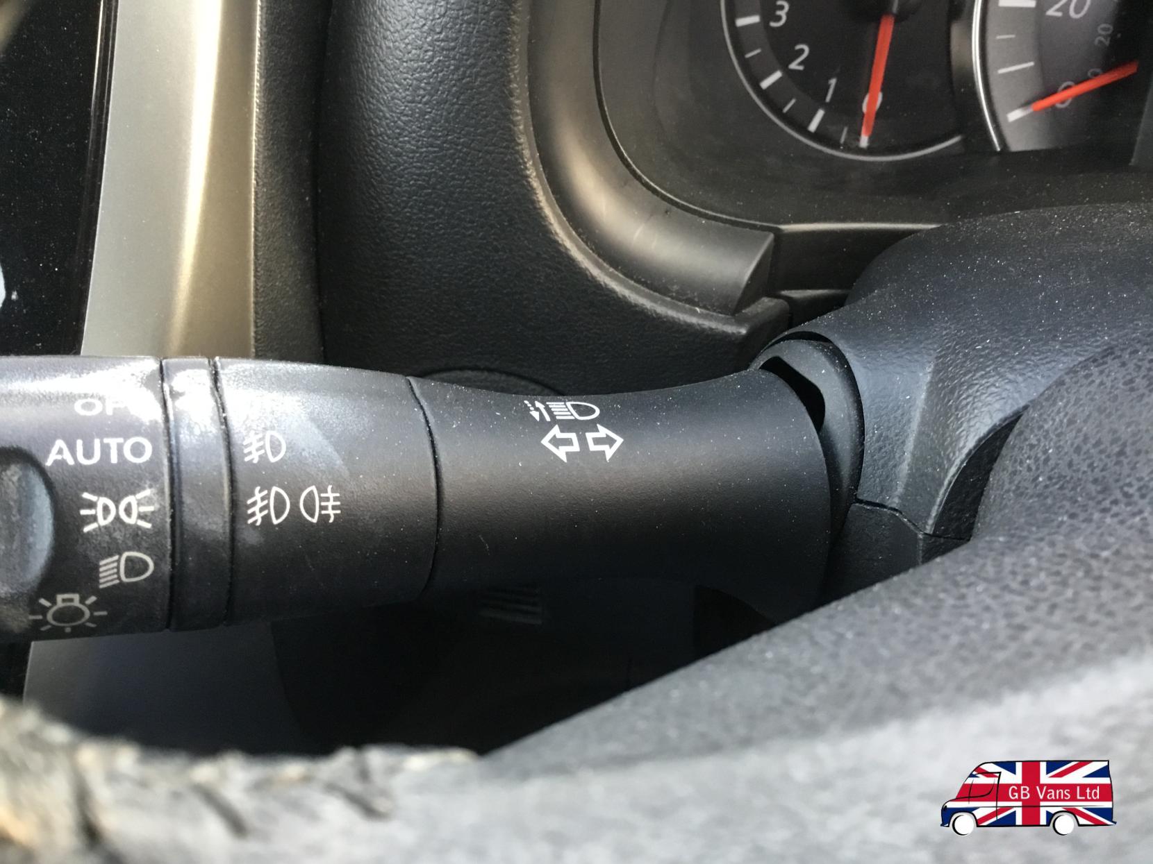 Nissan Micra 1.2 Tekna Hatchback 5dr Petrol Manual Euro 5 (80 ps)