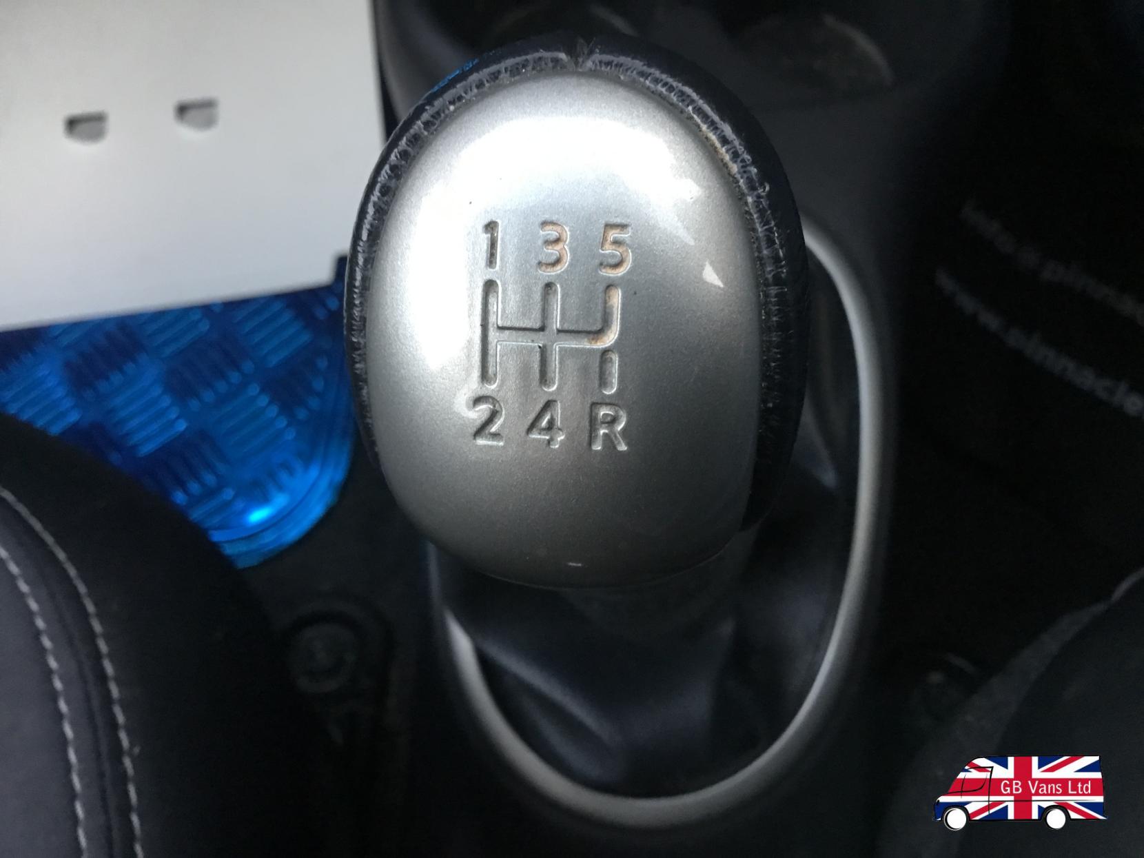 Nissan Micra 1.2 Tekna Hatchback 5dr Petrol Manual Euro 5 (80 ps)