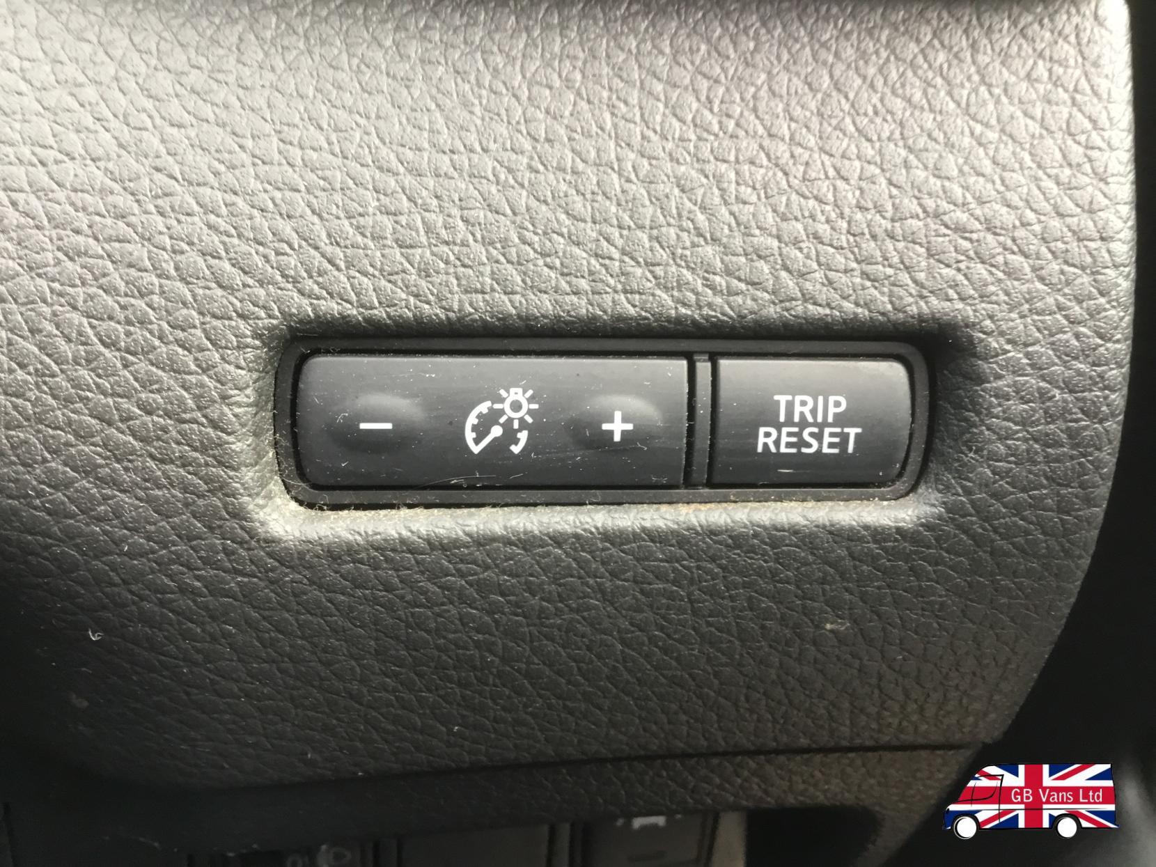 Nissan Qashqai 1.2 DIG-T Acenta SUV 5dr Petrol Manual Euro 6 (s/s) (115 ps)