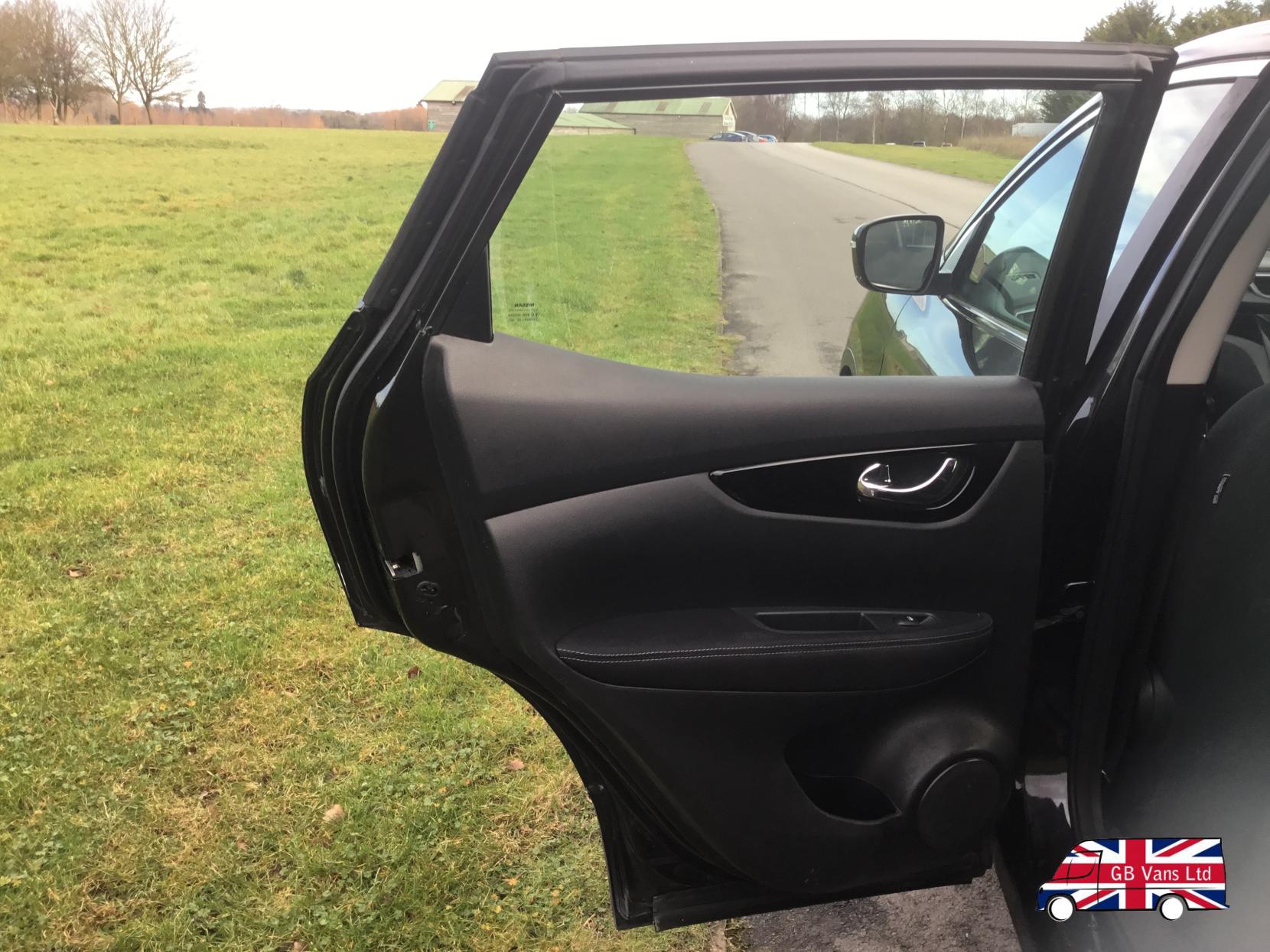 Nissan Qashqai 1.2 DIG-T Acenta SUV 5dr Petrol Manual Euro 6 (s/s) (115 ps)