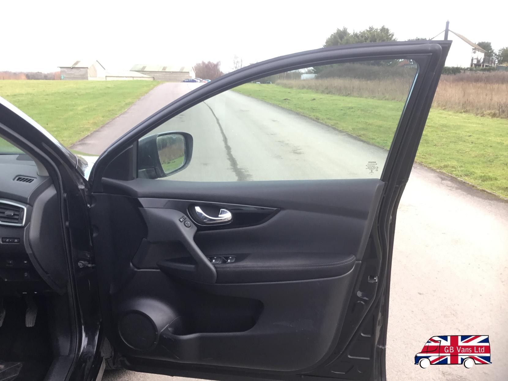 Nissan Qashqai 1.2 DIG-T Acenta SUV 5dr Petrol Manual Euro 6 (s/s) (115 ps)