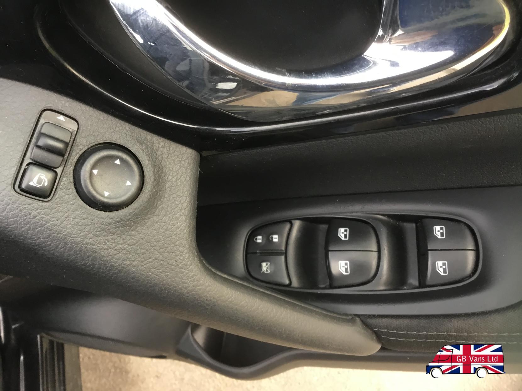 Nissan Qashqai 1.2 DIG-T Acenta SUV 5dr Petrol Manual Euro 6 (s/s) (115 ps)